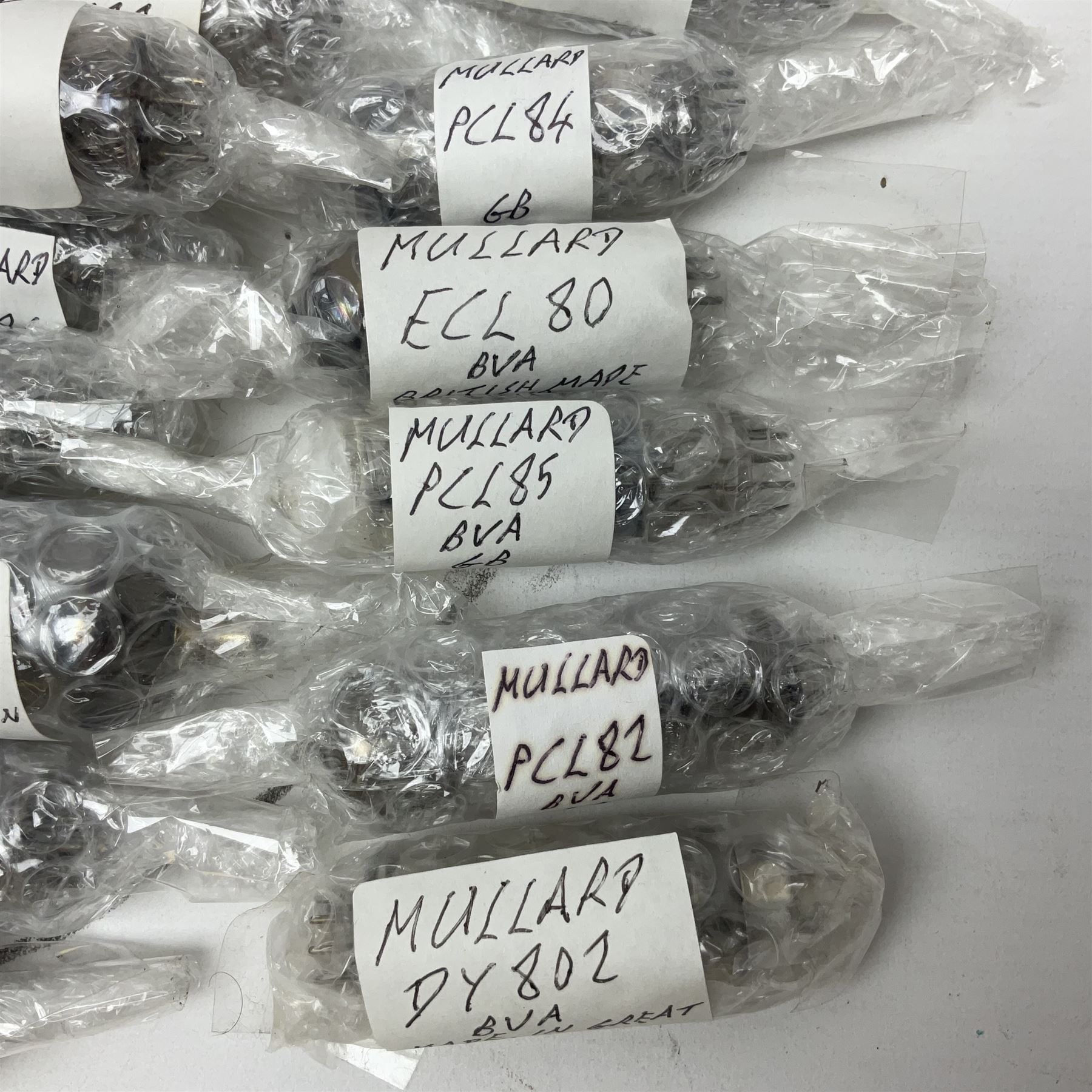Collection of Mullard thermionic radio valves/vacuum tubes - Image 5 of 9