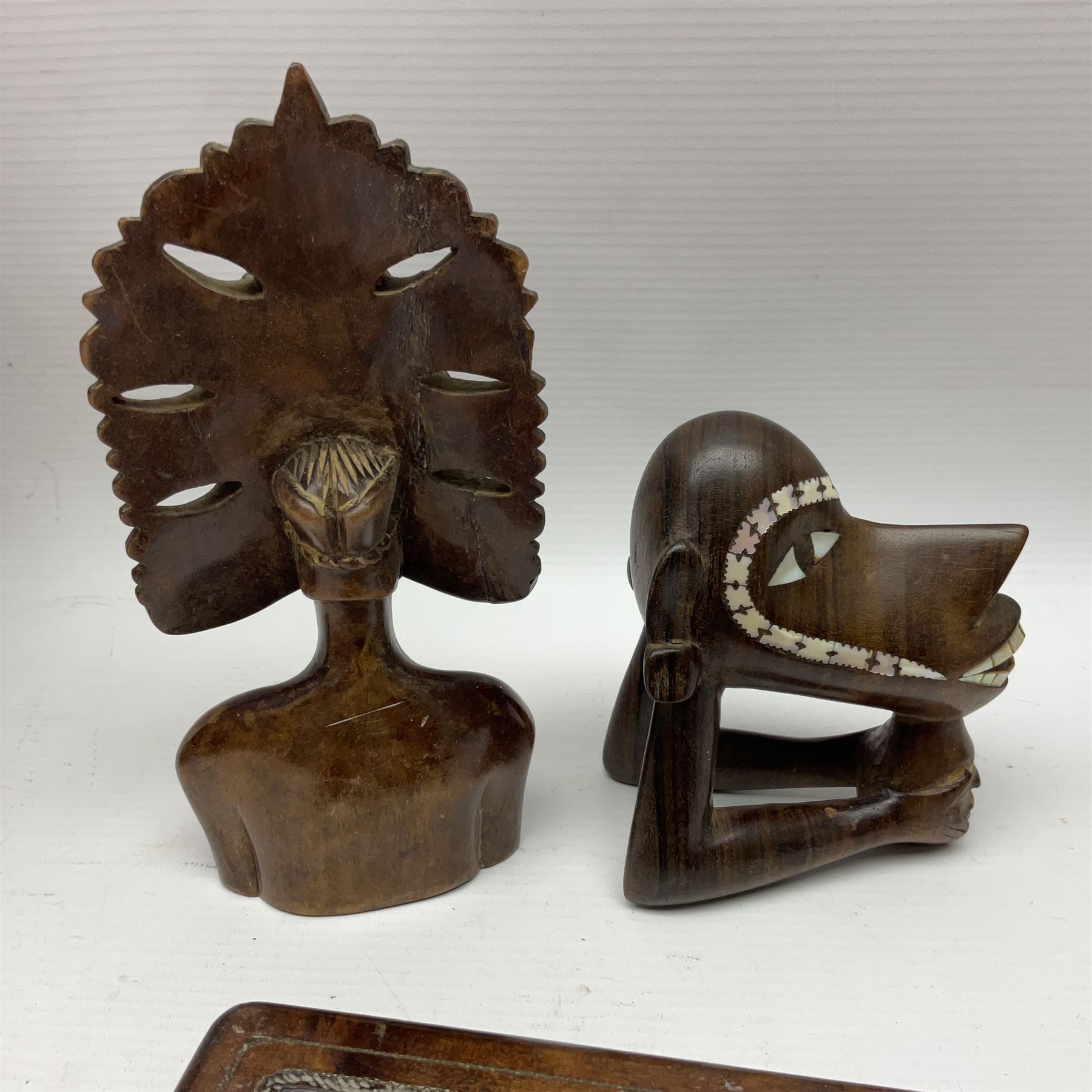 20th century wooden carvings from the Solomon Islands - Image 7 of 10