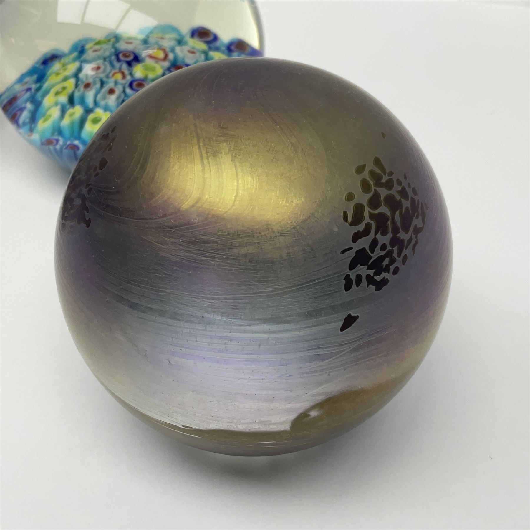 John Ditchfield for Glassform iridescent glass paperweight - Image 3 of 8