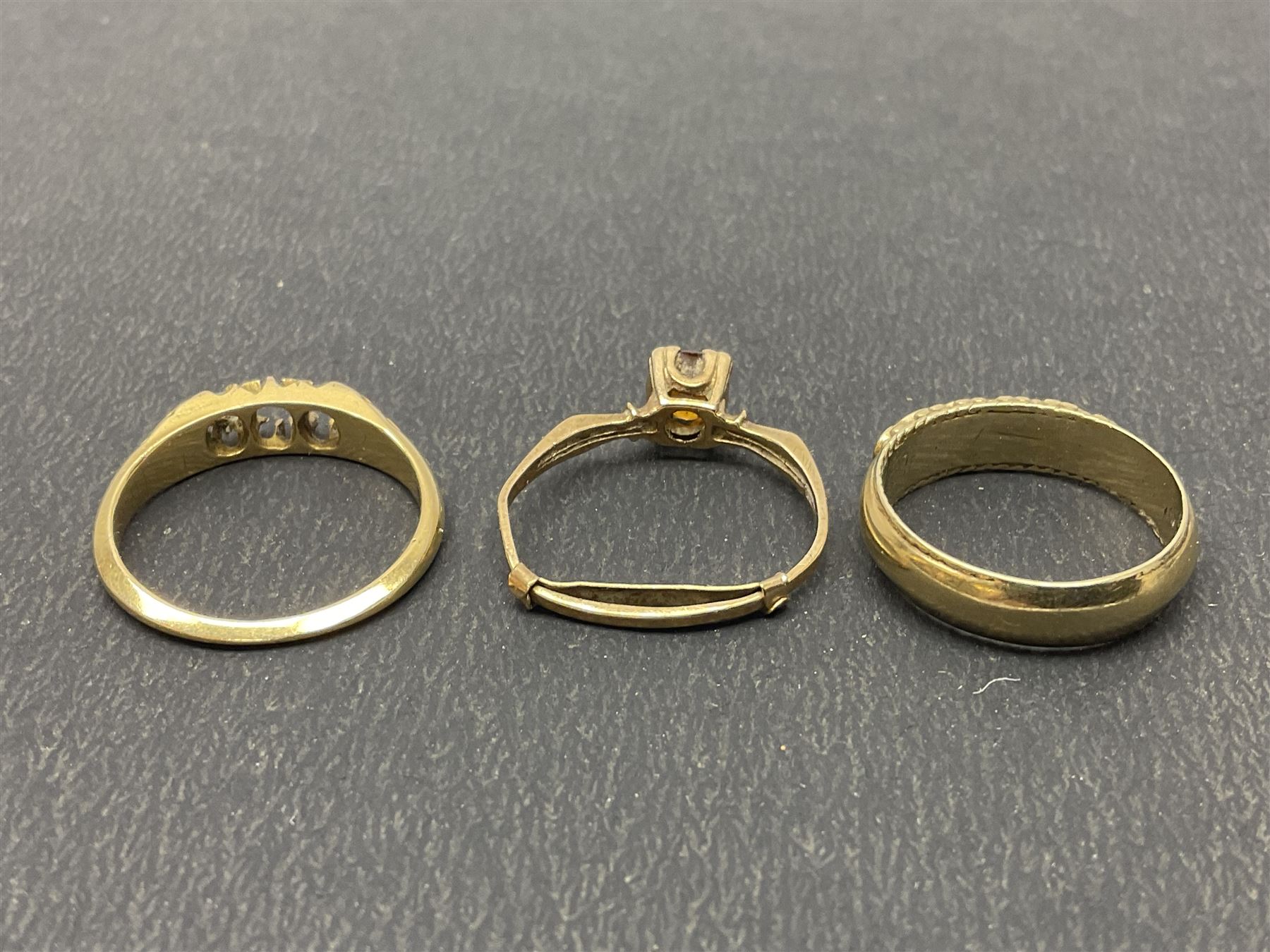Five gold stone set rings - Image 10 of 10