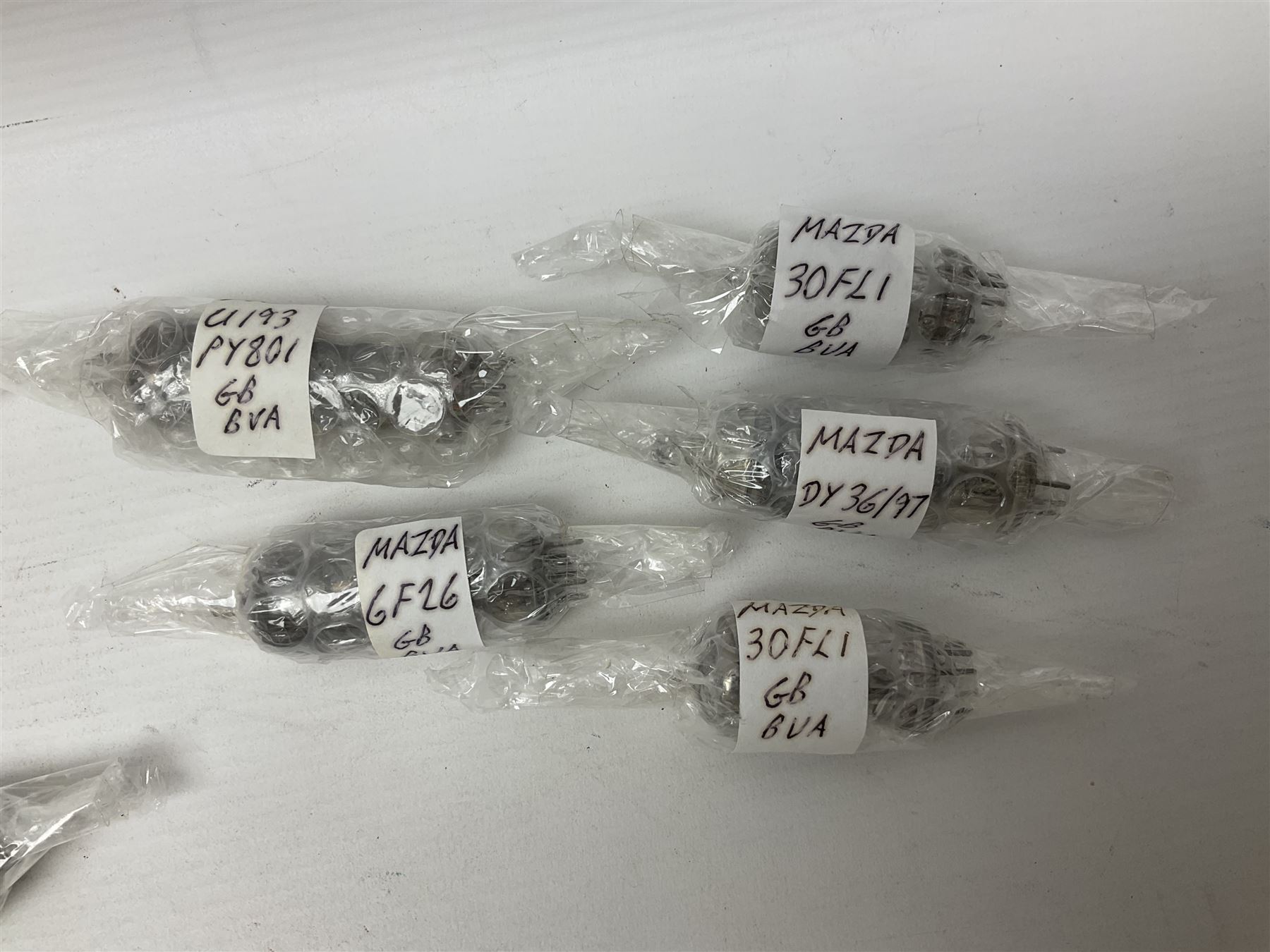 Collection of Mazda thermionic radio valves/vacuum tubes - Image 11 of 15