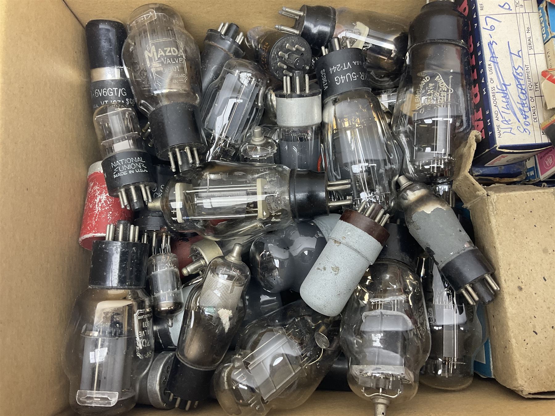 Collection of over one hundred thermionic vacuum tubes/valves - Image 9 of 11