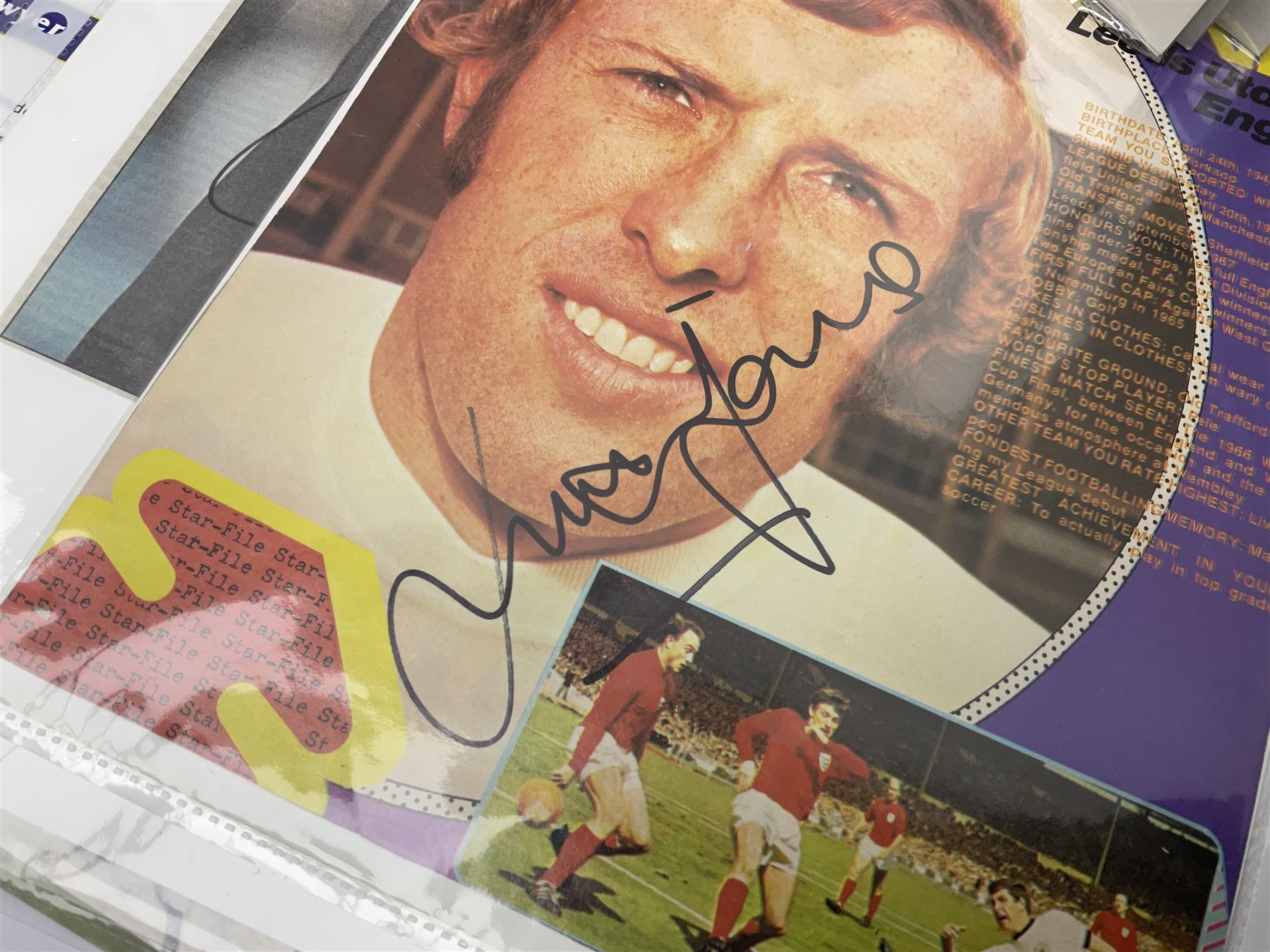 Collection of approximately 200 Leeds United related autographs - Image 2 of 12