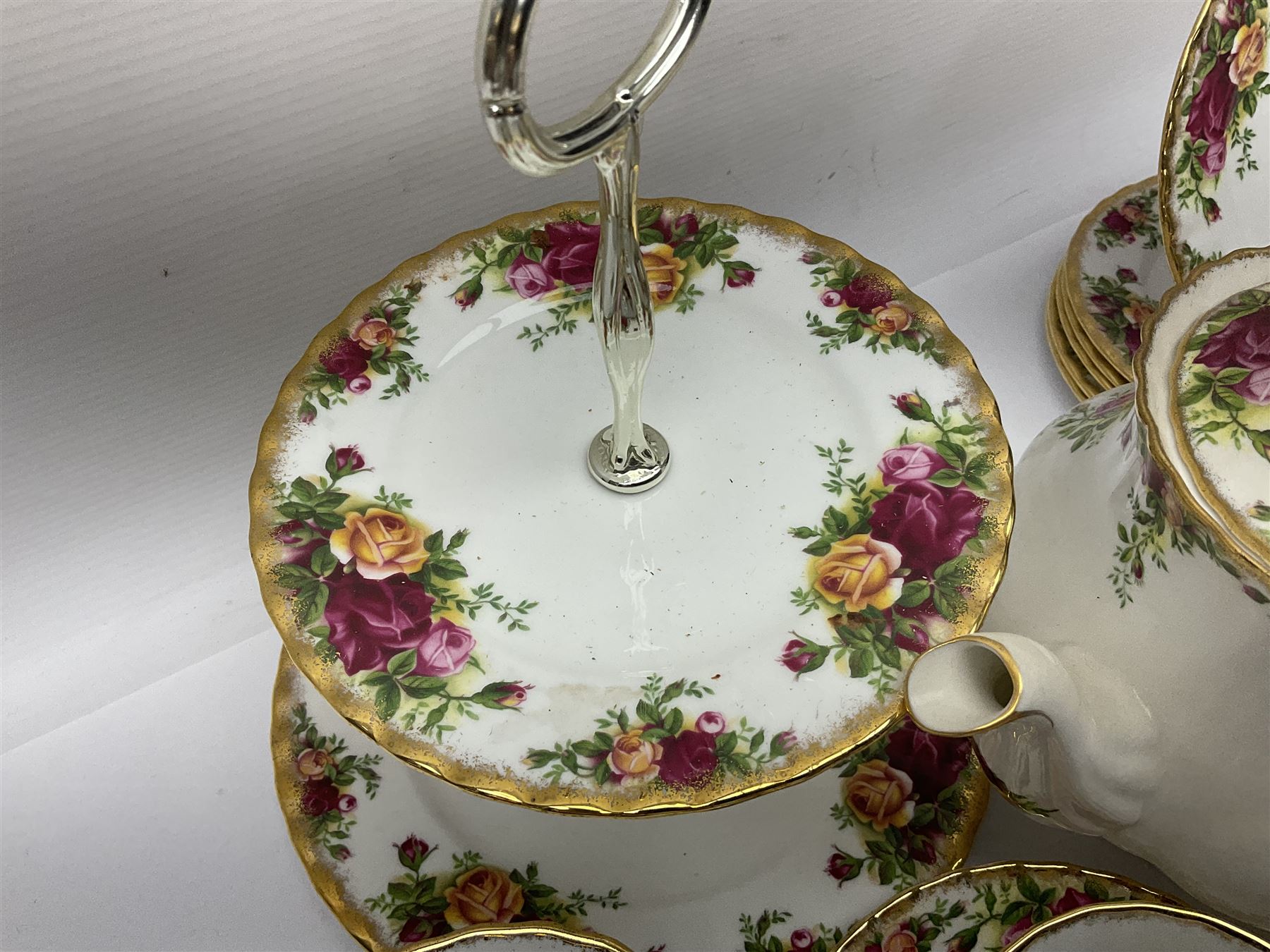 Royal Albert Country Roses pattern tea service for six - Image 6 of 9