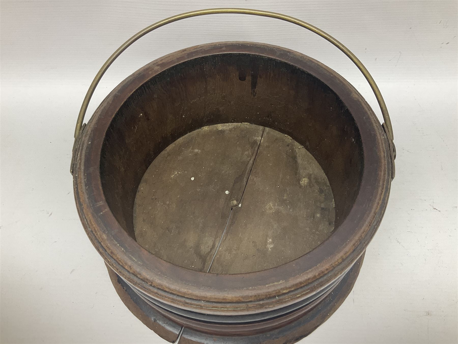 Georgian circular footwarmer with turned wood with decorative ebonised band - Image 3 of 11