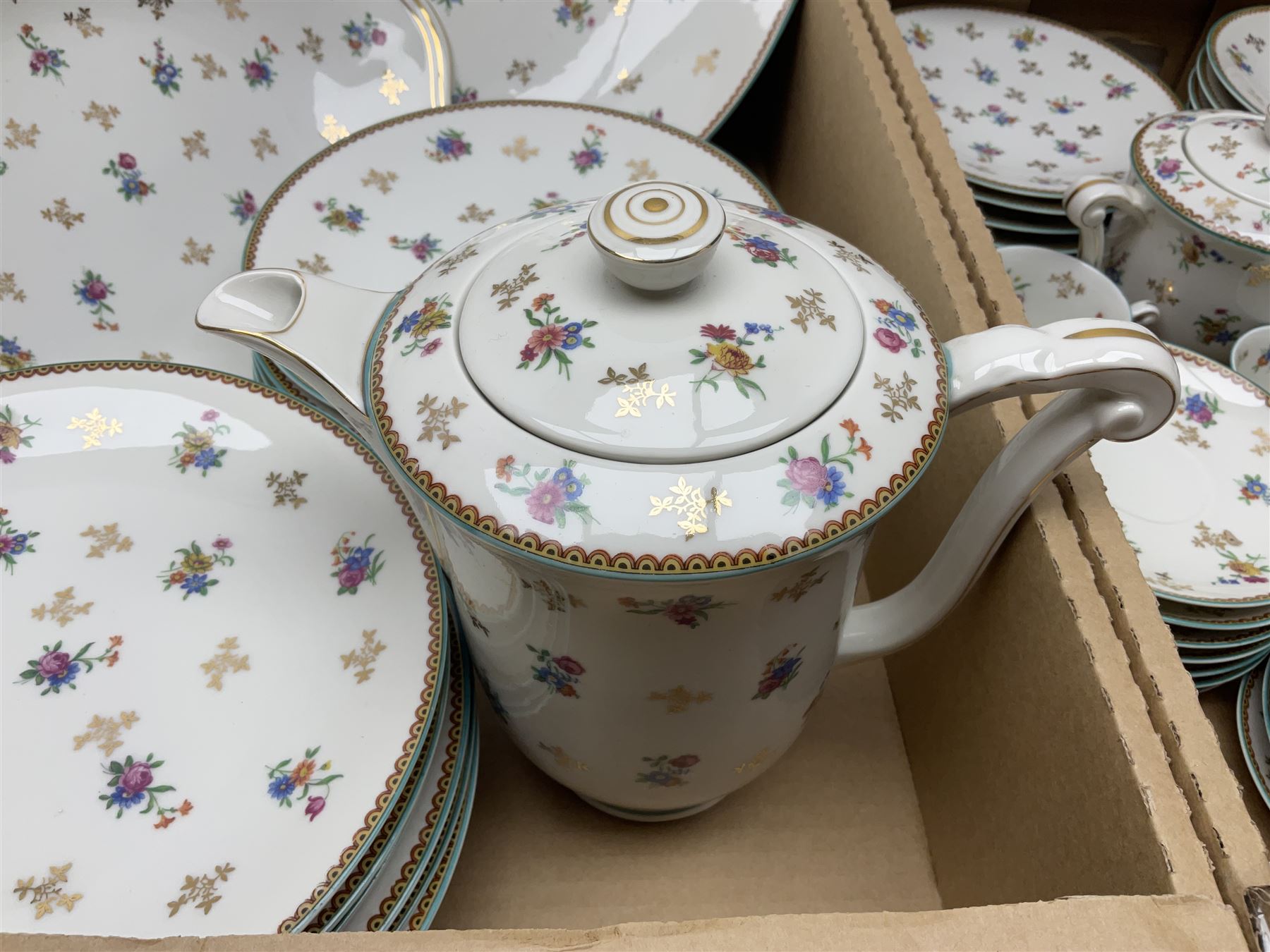 Extensive Limoges for Raynaud & Co tea and dinner service for twelve - Image 13 of 16