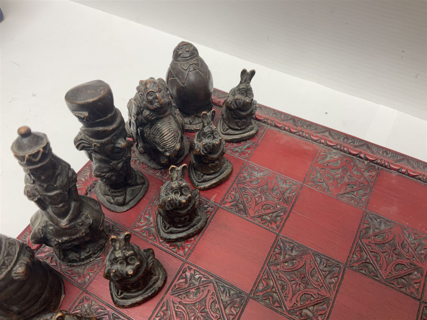 Alice in Wonderland themed chess set - Image 5 of 11