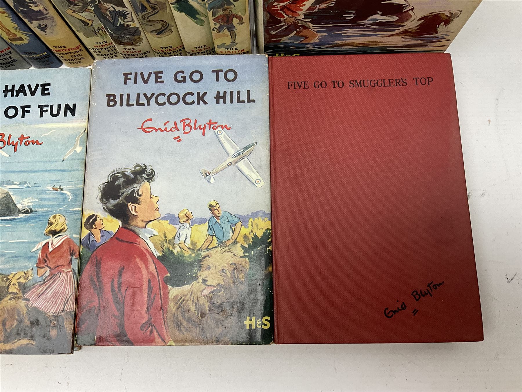 Enid Blyton; nineteen Famous Five novels - Image 2 of 11