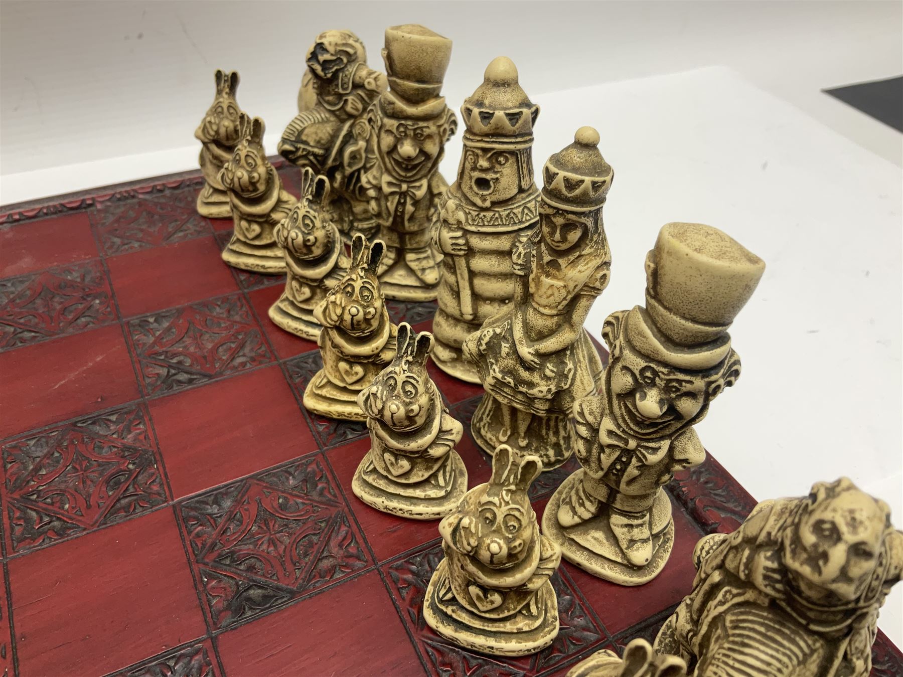 Alice in Wonderland themed chess set - Image 3 of 11