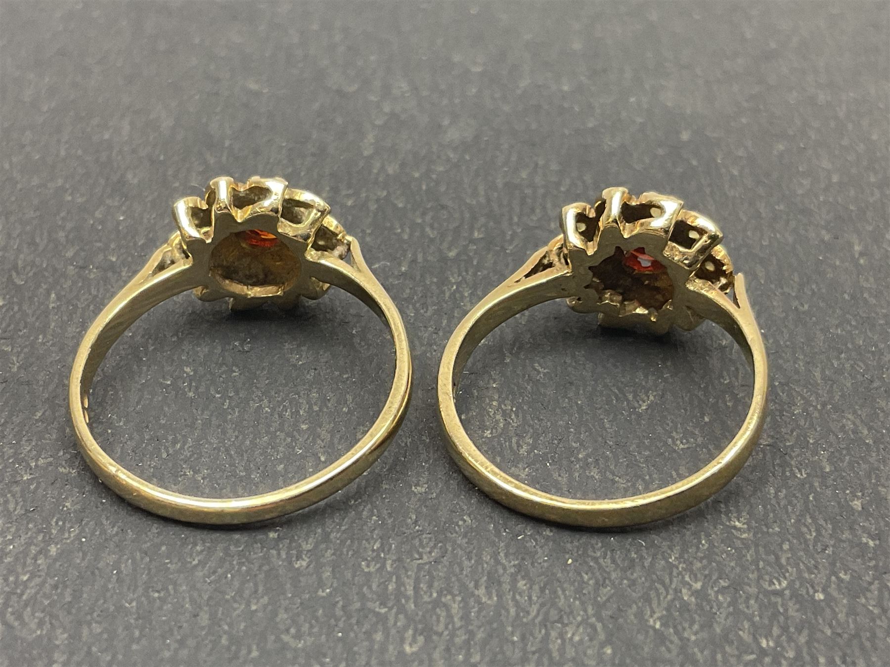 Two 9ct gold garnet and paste stone set cluster rings and a Early 20th century gold brooch - Image 8 of 8