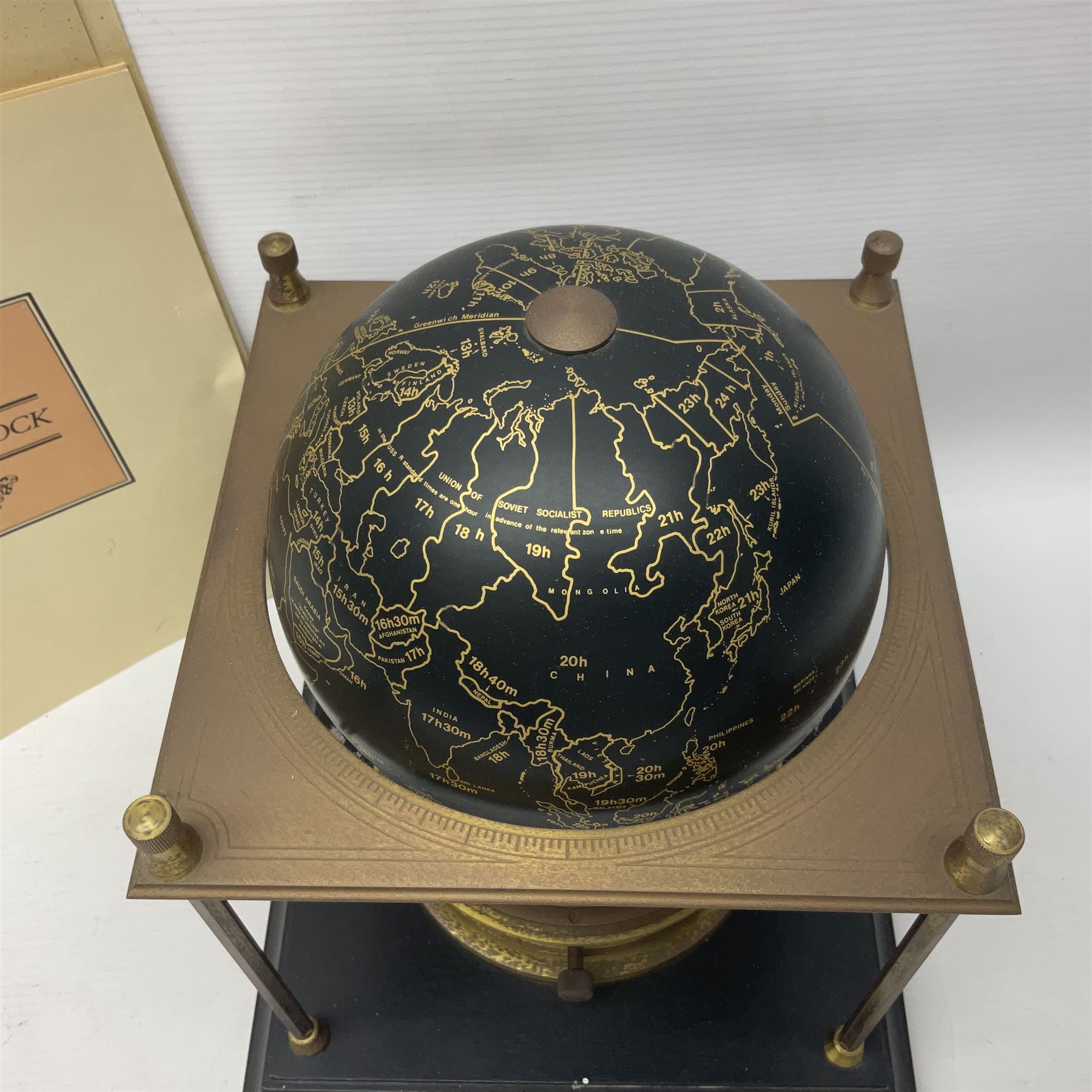 1980 Franklin Mint Royal Geographical Society World Clock with eight day movement indicating current - Image 6 of 11