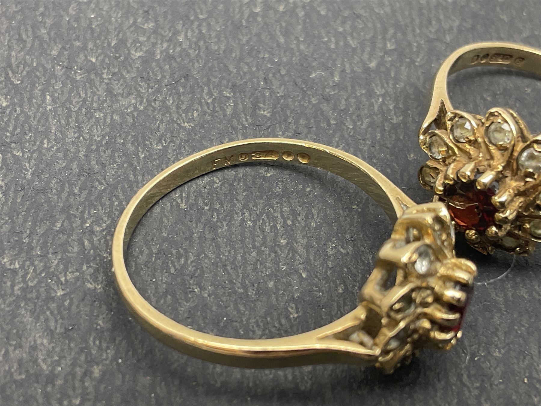 Two 9ct gold garnet and paste stone set cluster rings and a Early 20th century gold brooch - Image 7 of 8