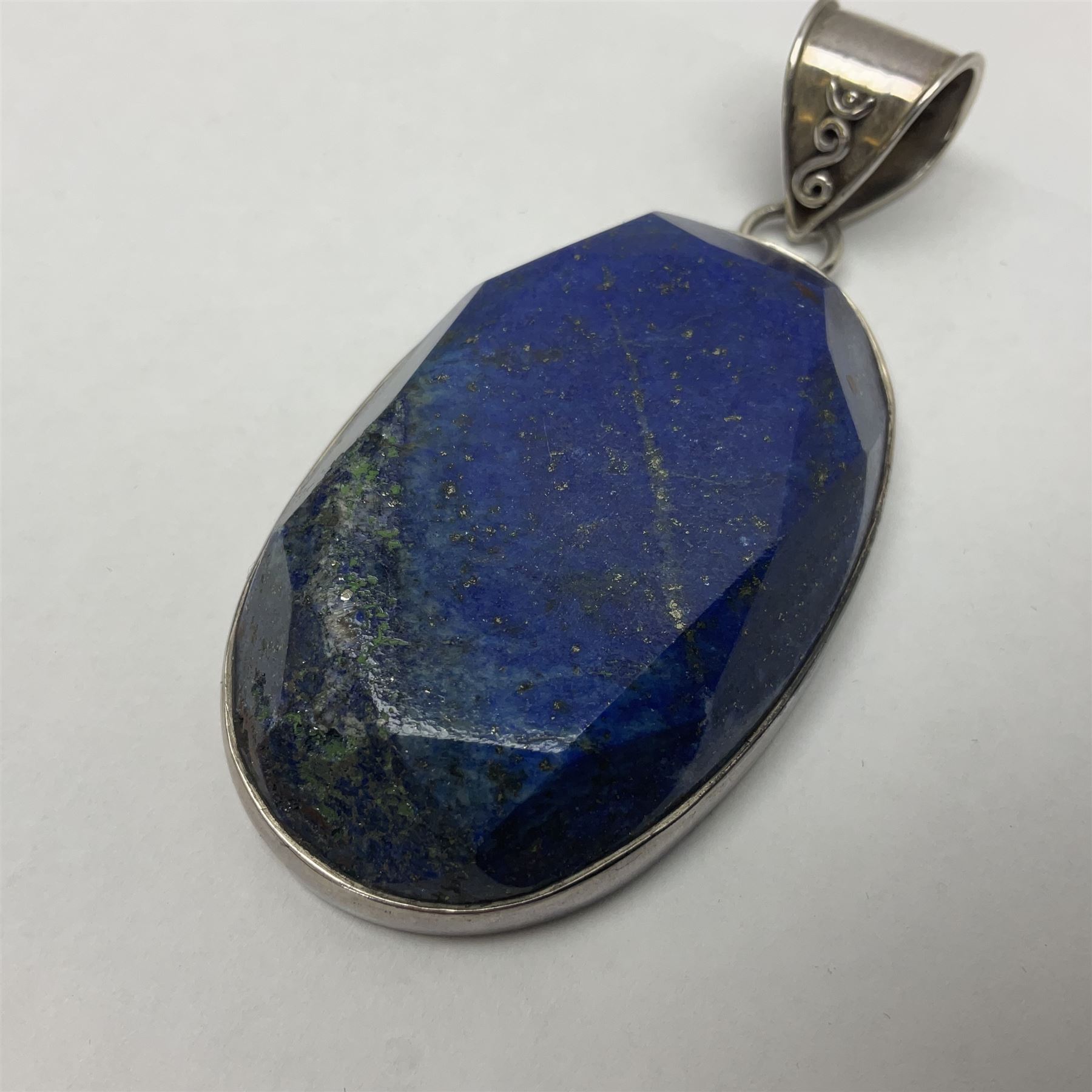 Large oval silver and lapis lazuli pendant - Image 2 of 7