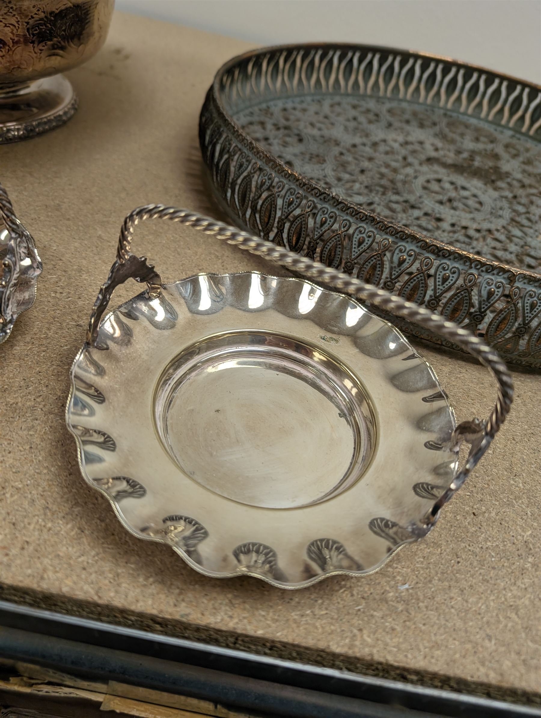 Silver plated bowl - Image 2 of 4