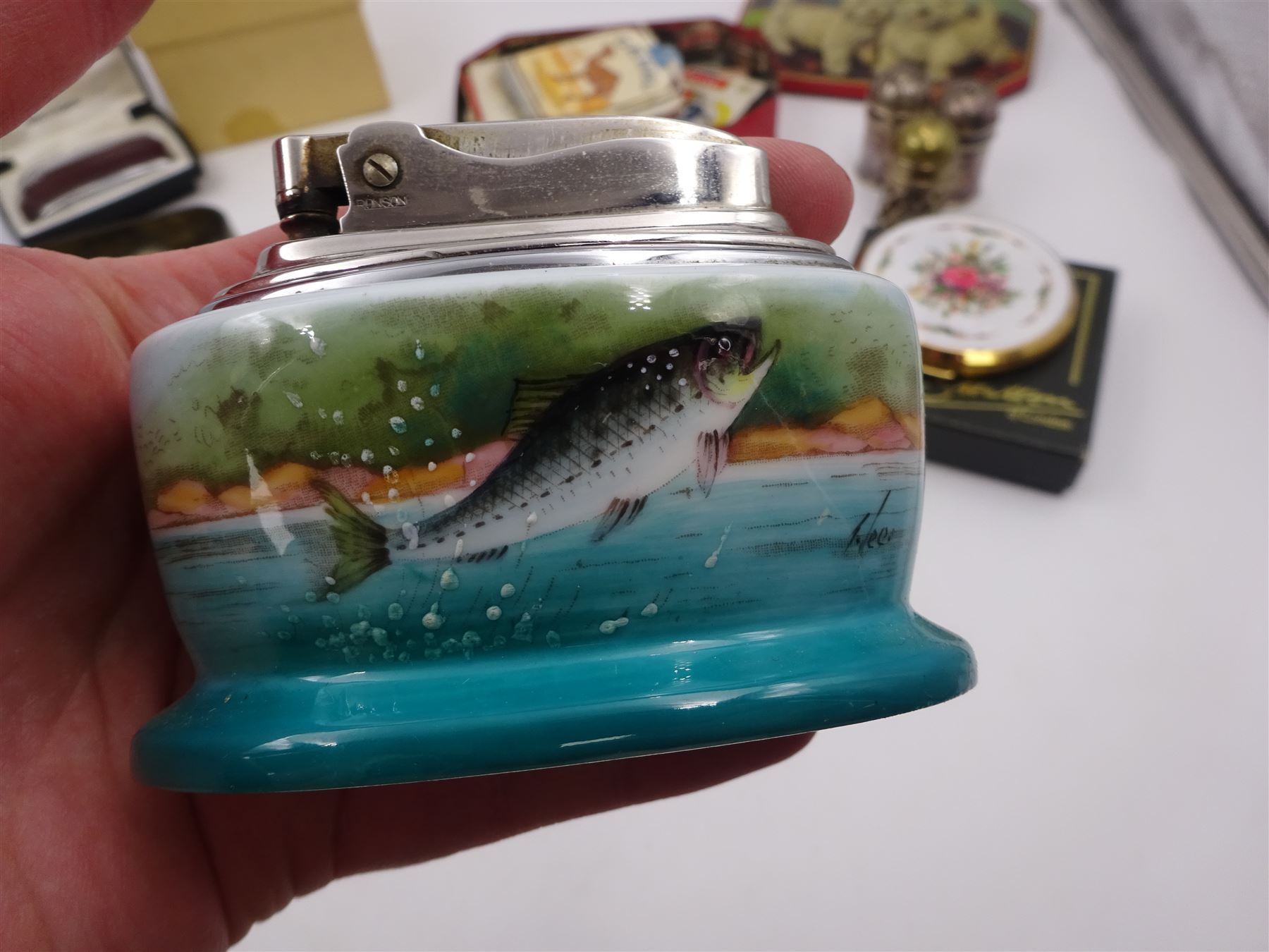 Minton table lighter decorated with a leaping salmon - Image 6 of 6