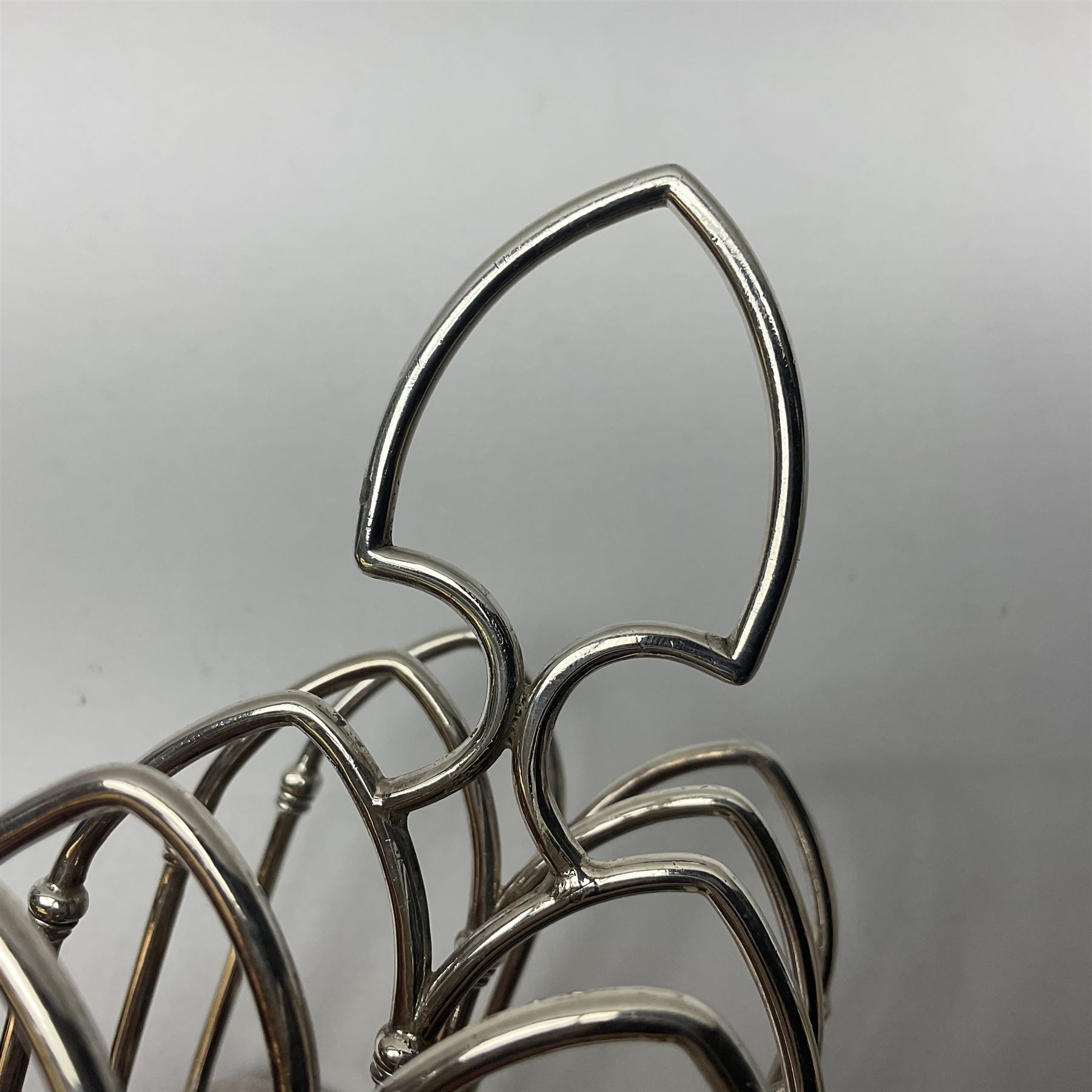Silver plated toast rack - Image 3 of 4