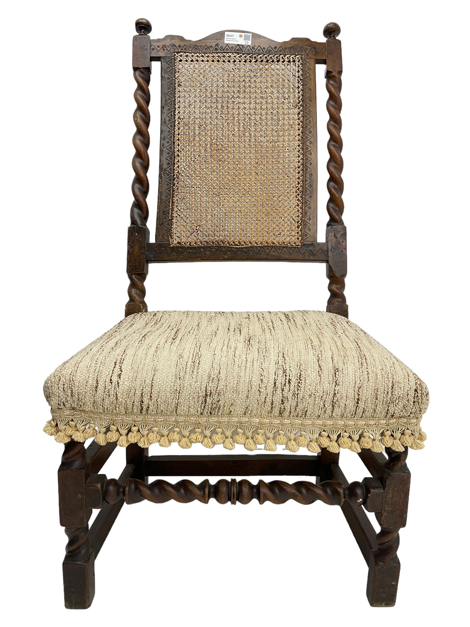 18th century oak framed hall chair - Image 3 of 3