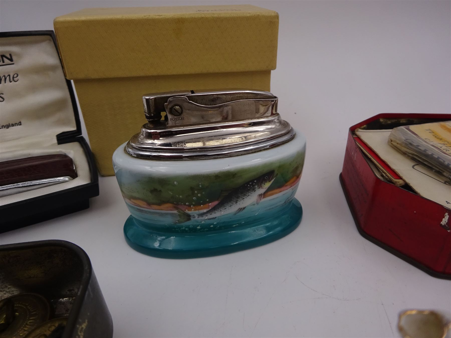 Minton table lighter decorated with a leaping salmon - Image 3 of 6