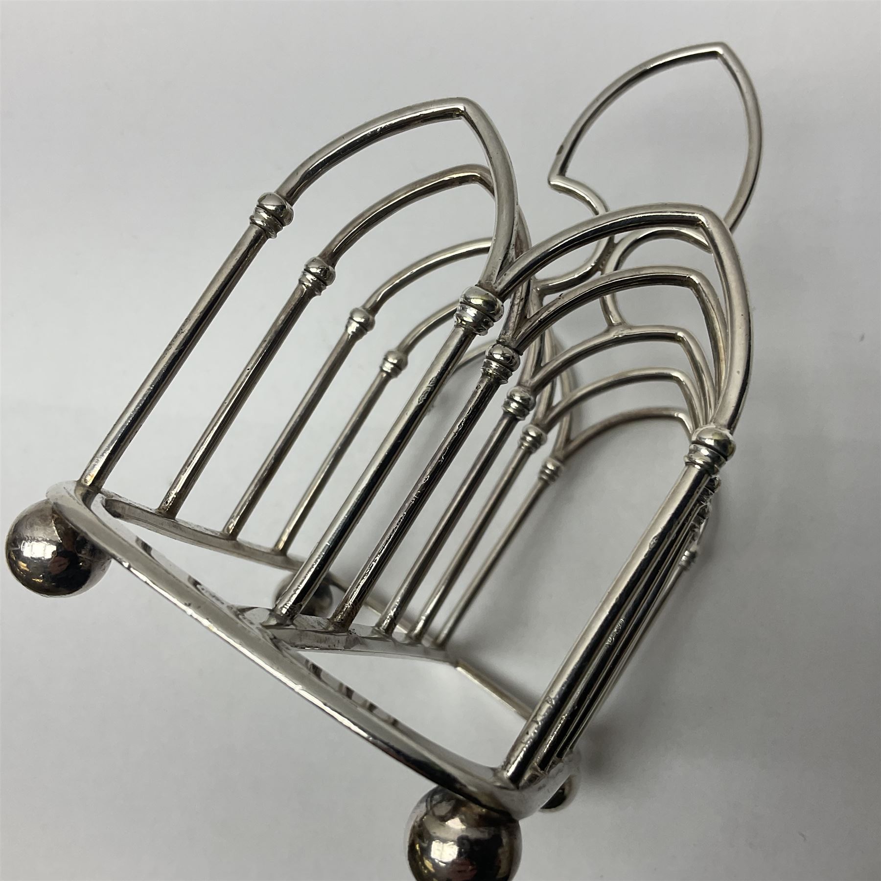 Silver plated toast rack - Image 4 of 4