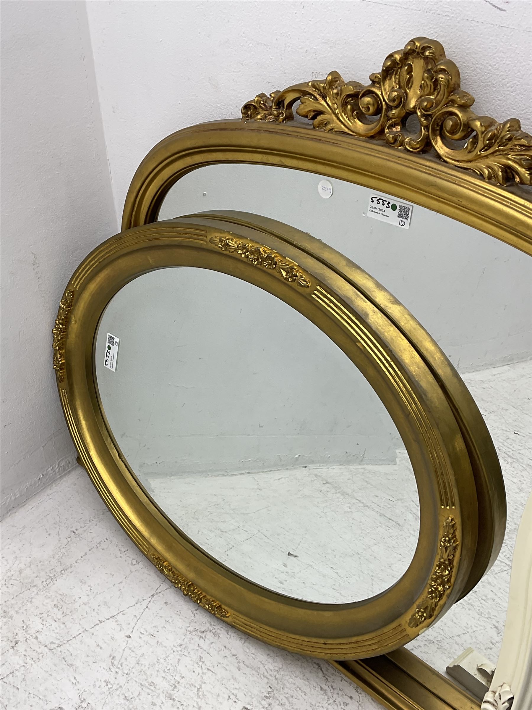 Gilt framed overmantel mirror (122cm x 77cm); gilt framed overmantel mirror with ornate pediment (12 - Image 6 of 6