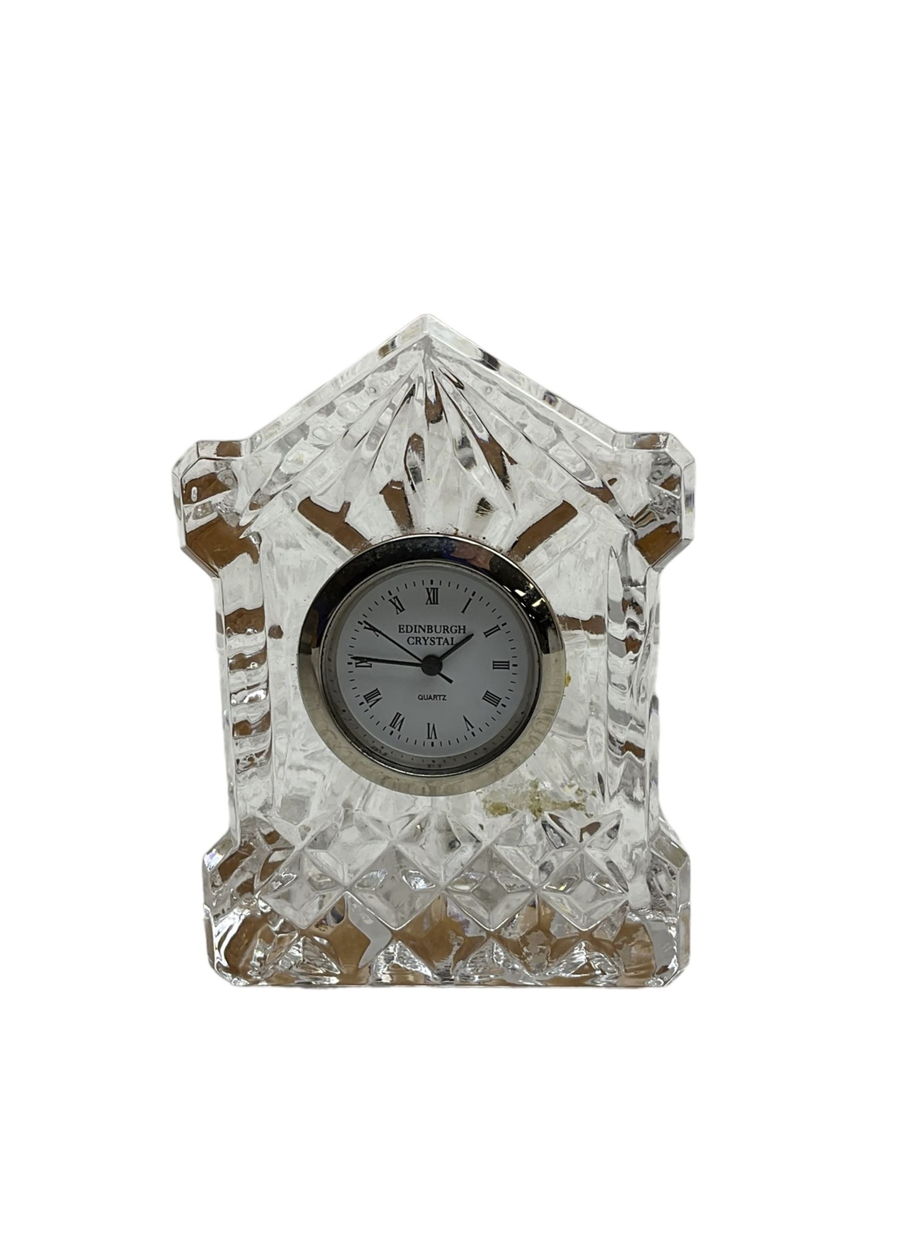 Enfield - 1930’s striking mantle clock in a Bakelite case - Image 3 of 3