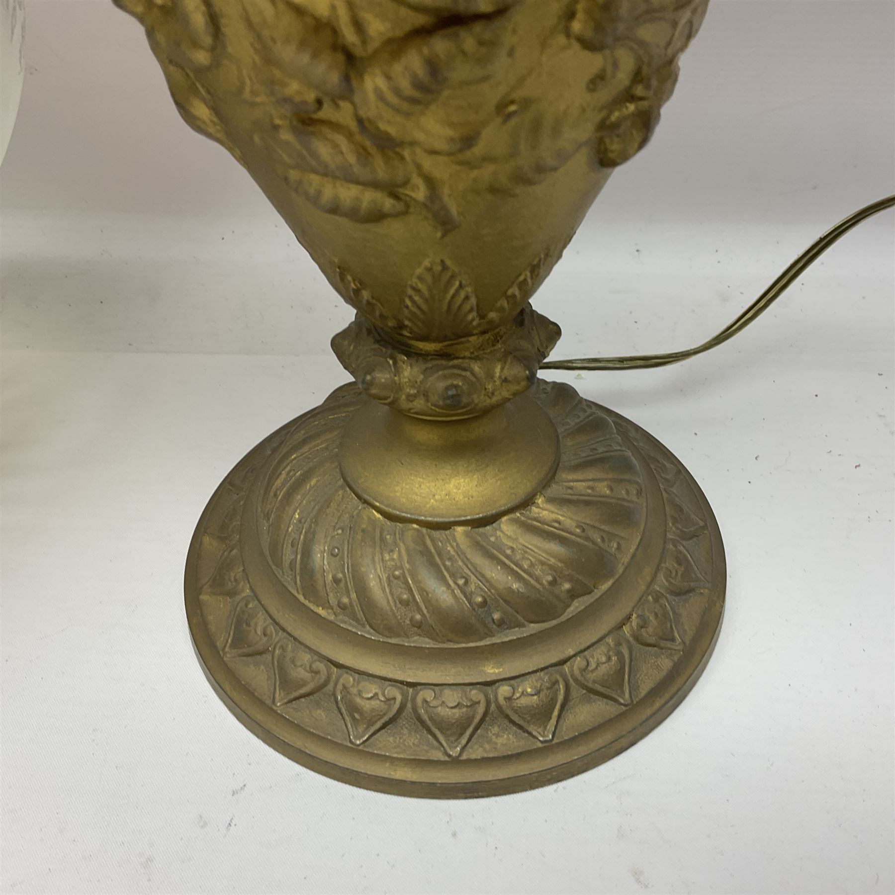 Gilt metal table lamp - Image 5 of 10