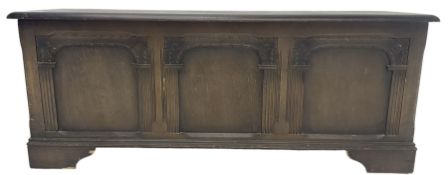 Early 20th century oak blanket chest