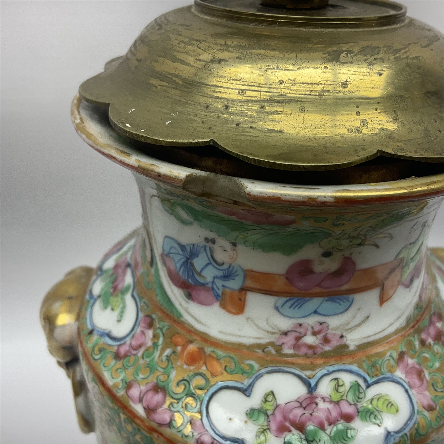 19th century Chinese Canton famille rose vase - Image 5 of 23