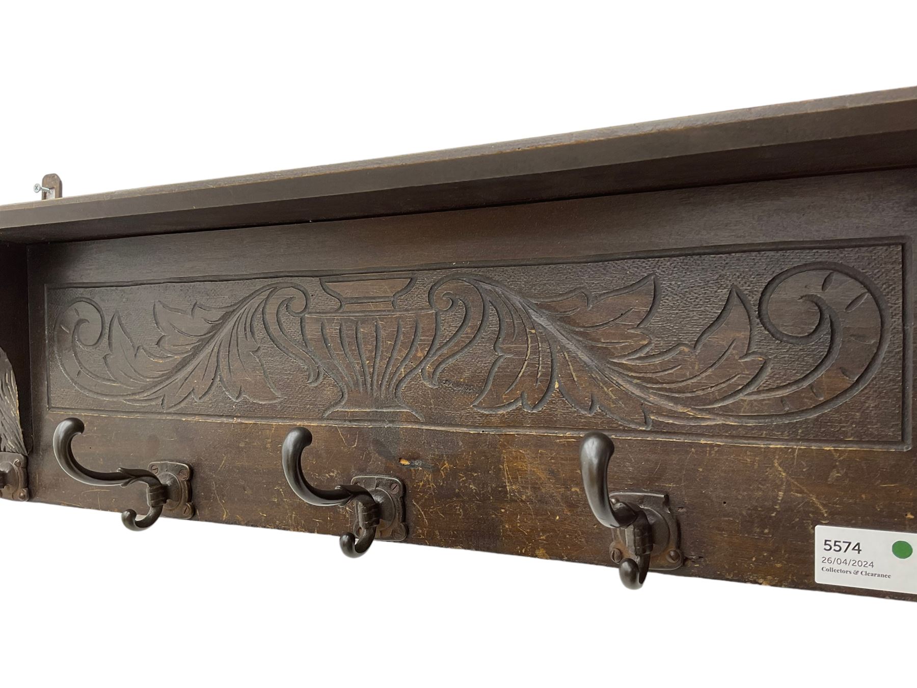 20th century carved stained beech wall hanging coat rack - Image 3 of 5