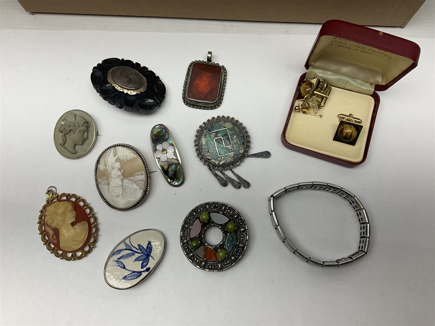 Collection of assorted costume jewellery - Image 3 of 7