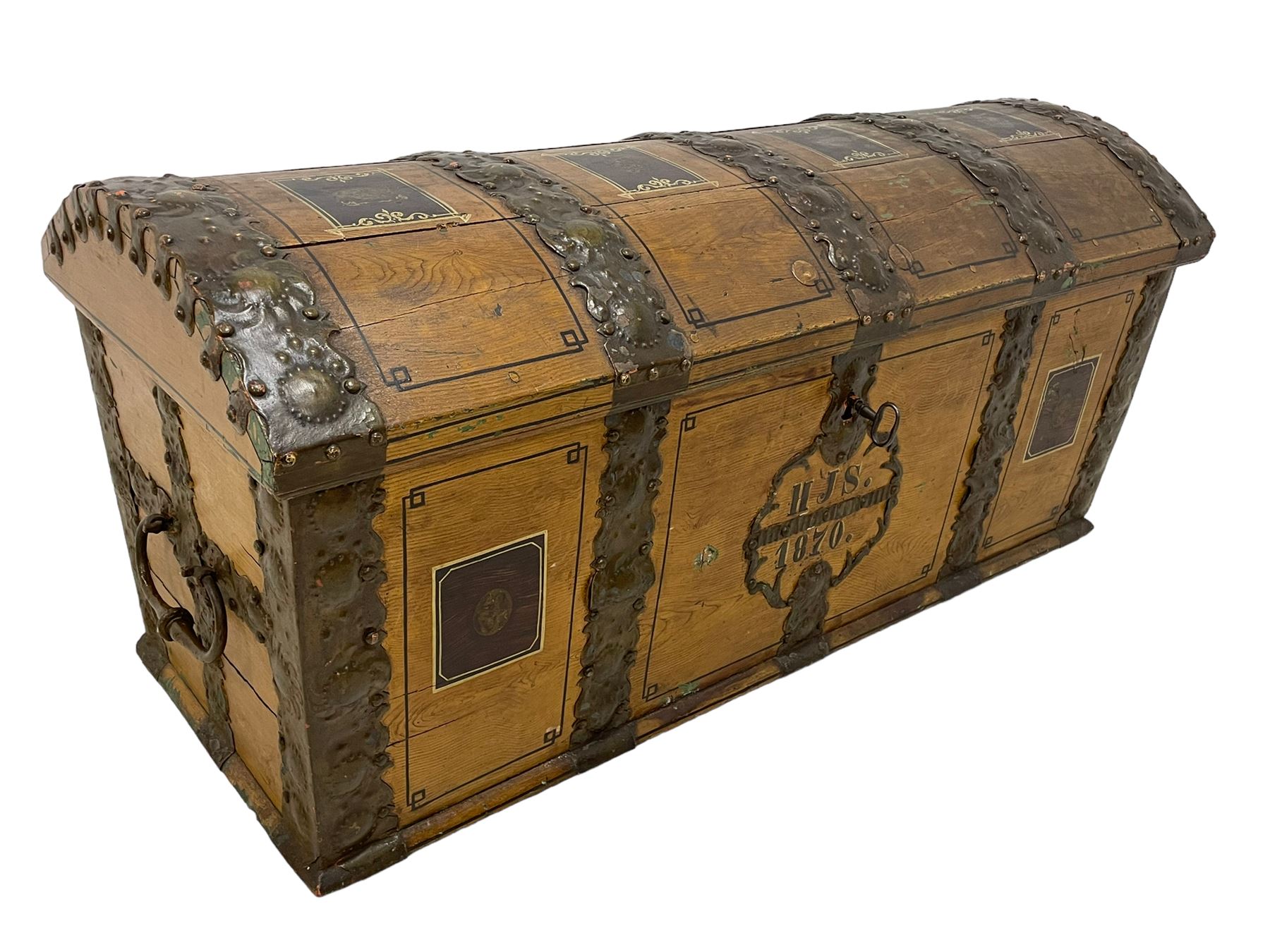 19th century Northern European painted oak sea chest - Image 7 of 29