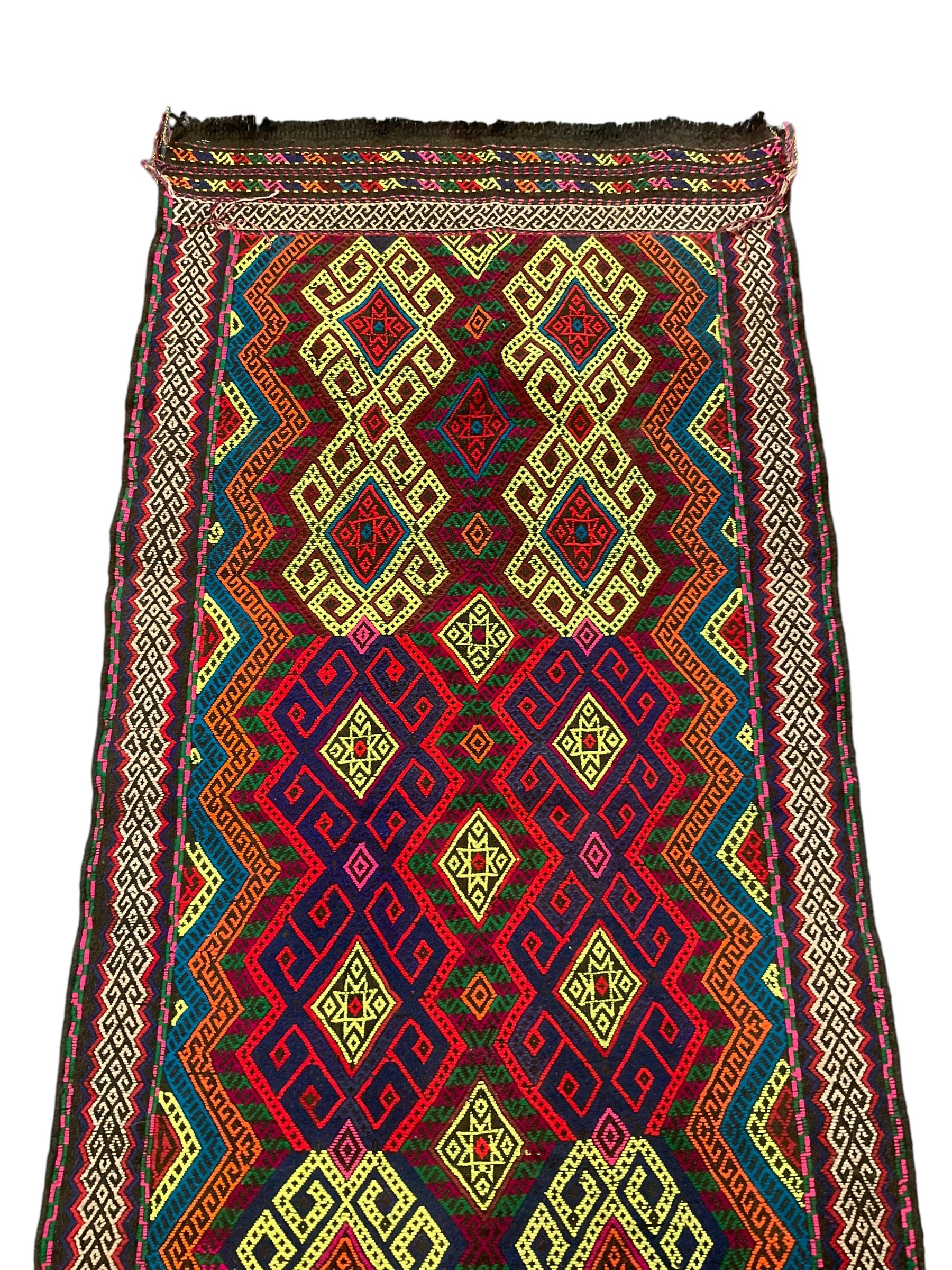 Flatweave geometric design rug - Image 3 of 5