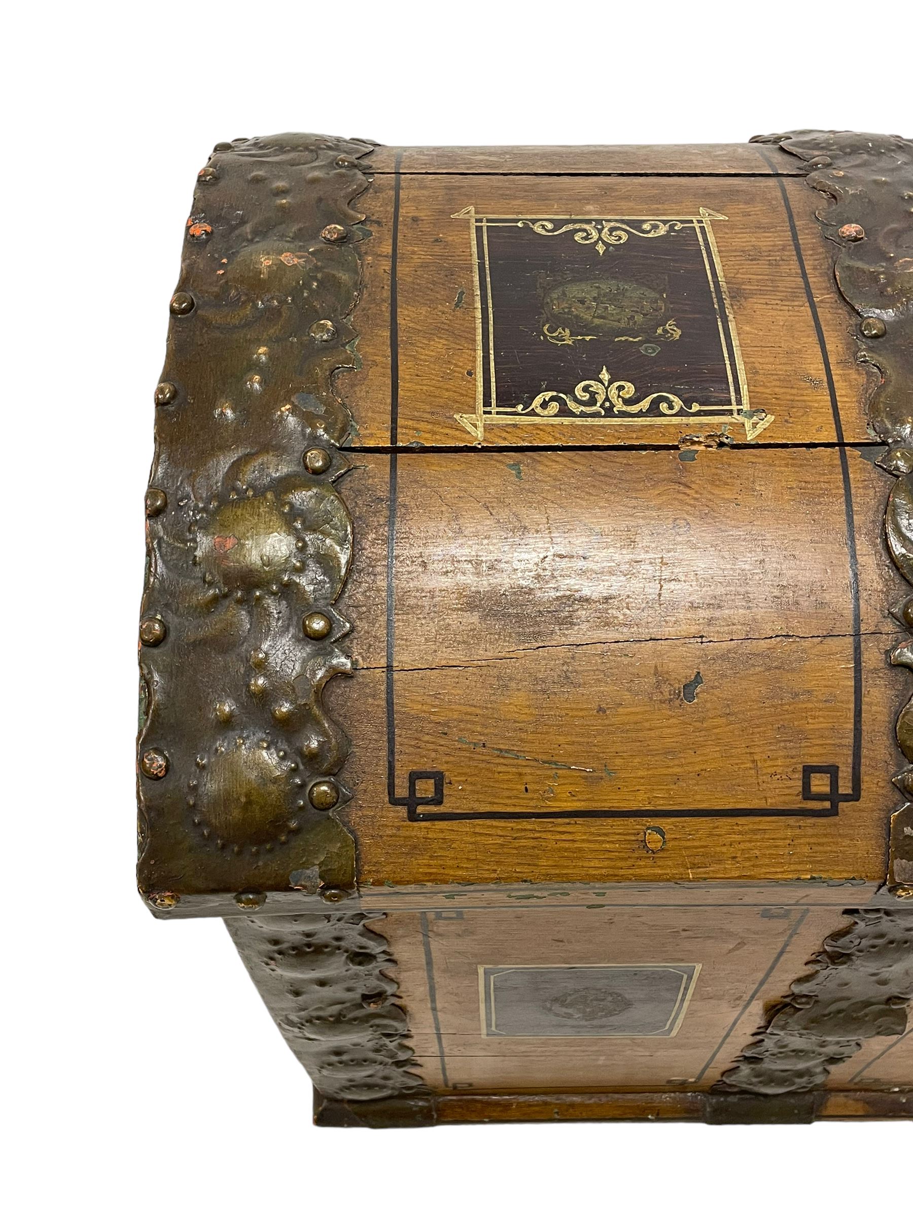 19th century Northern European painted oak sea chest - Image 12 of 29