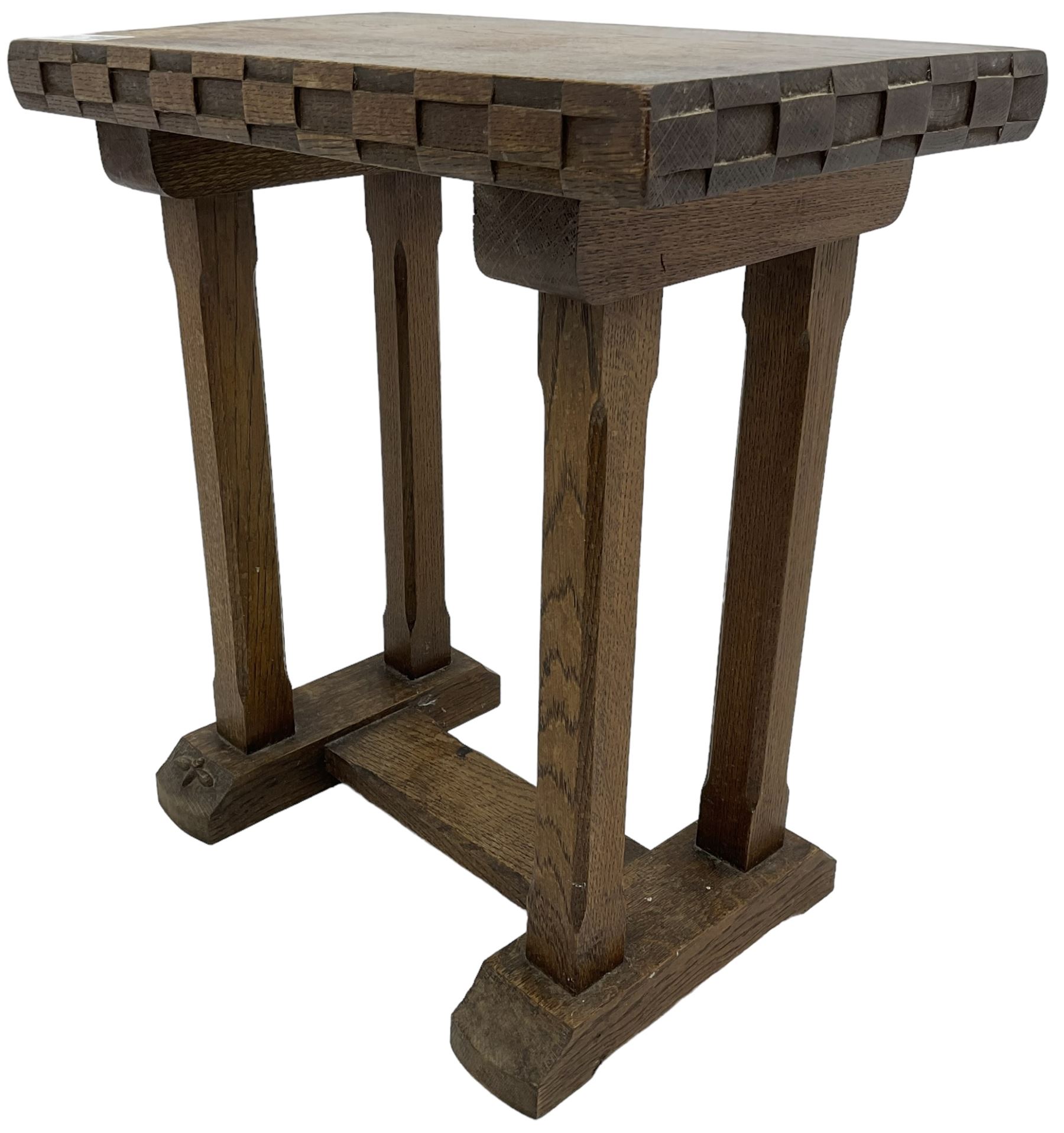 Yorkshire oak - small oak occasional table - Image 3 of 7