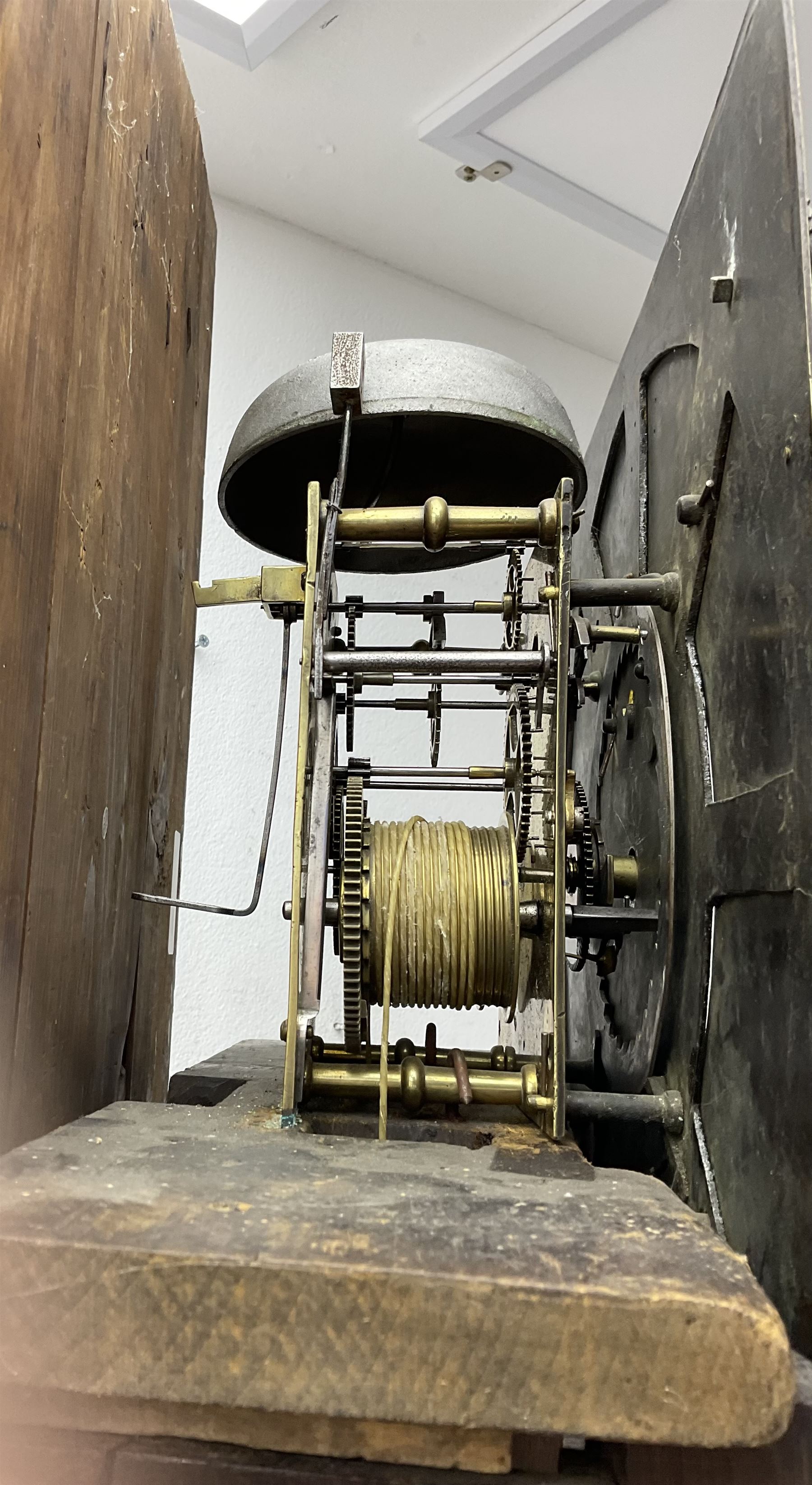 Archibald Coates of Wigan - Eight-day 18th century oak longcase clock with a flat top and blind fri - Bild 7 aus 7