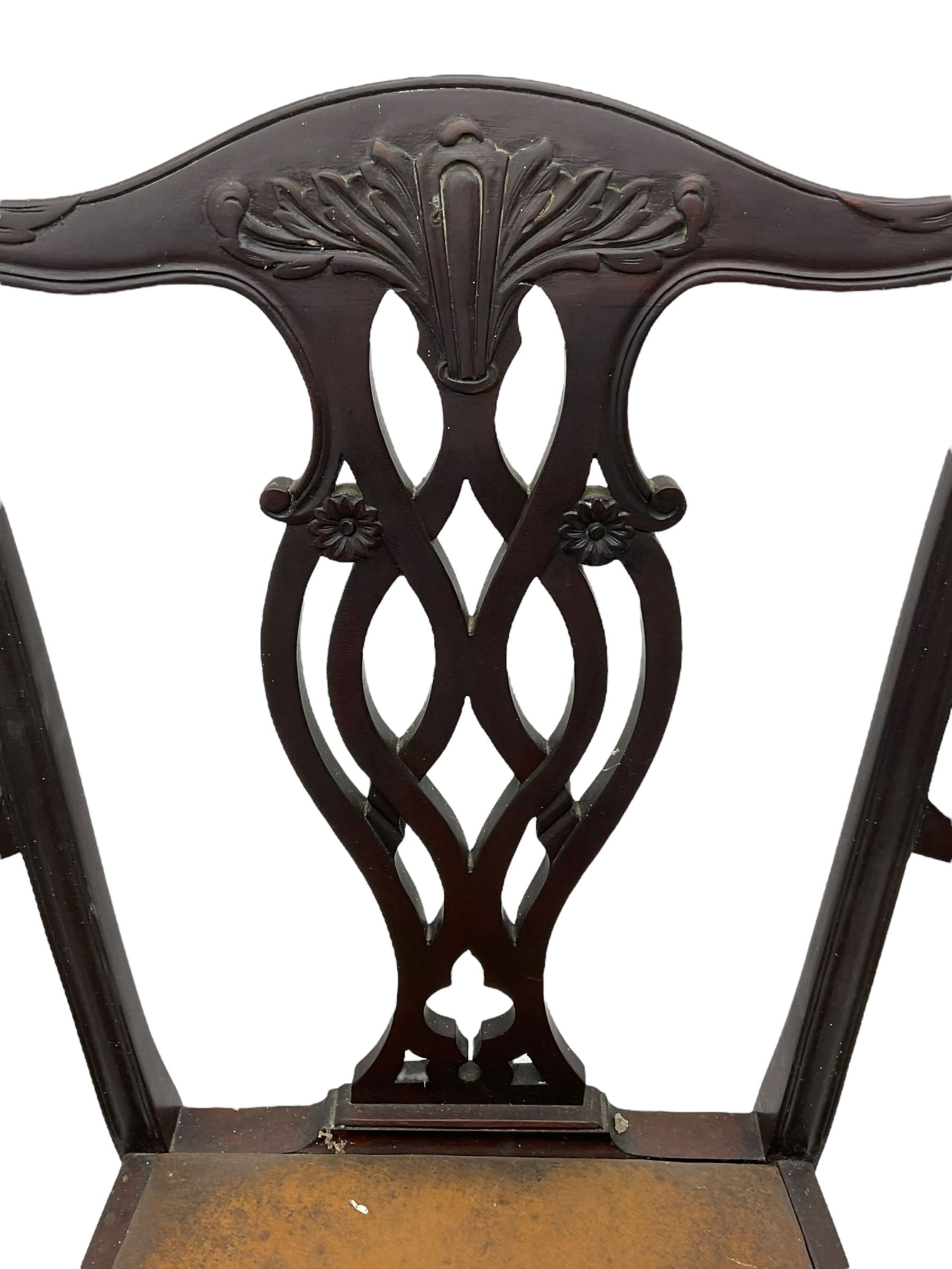 Set of eight (6+2) early 20th century Chippendale design mahogany dining chairs - Image 4 of 14