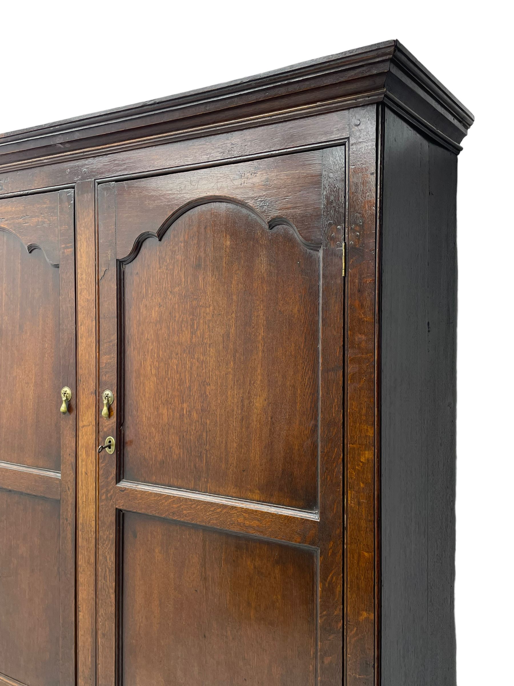 George III oak livery cupboard - Image 4 of 14