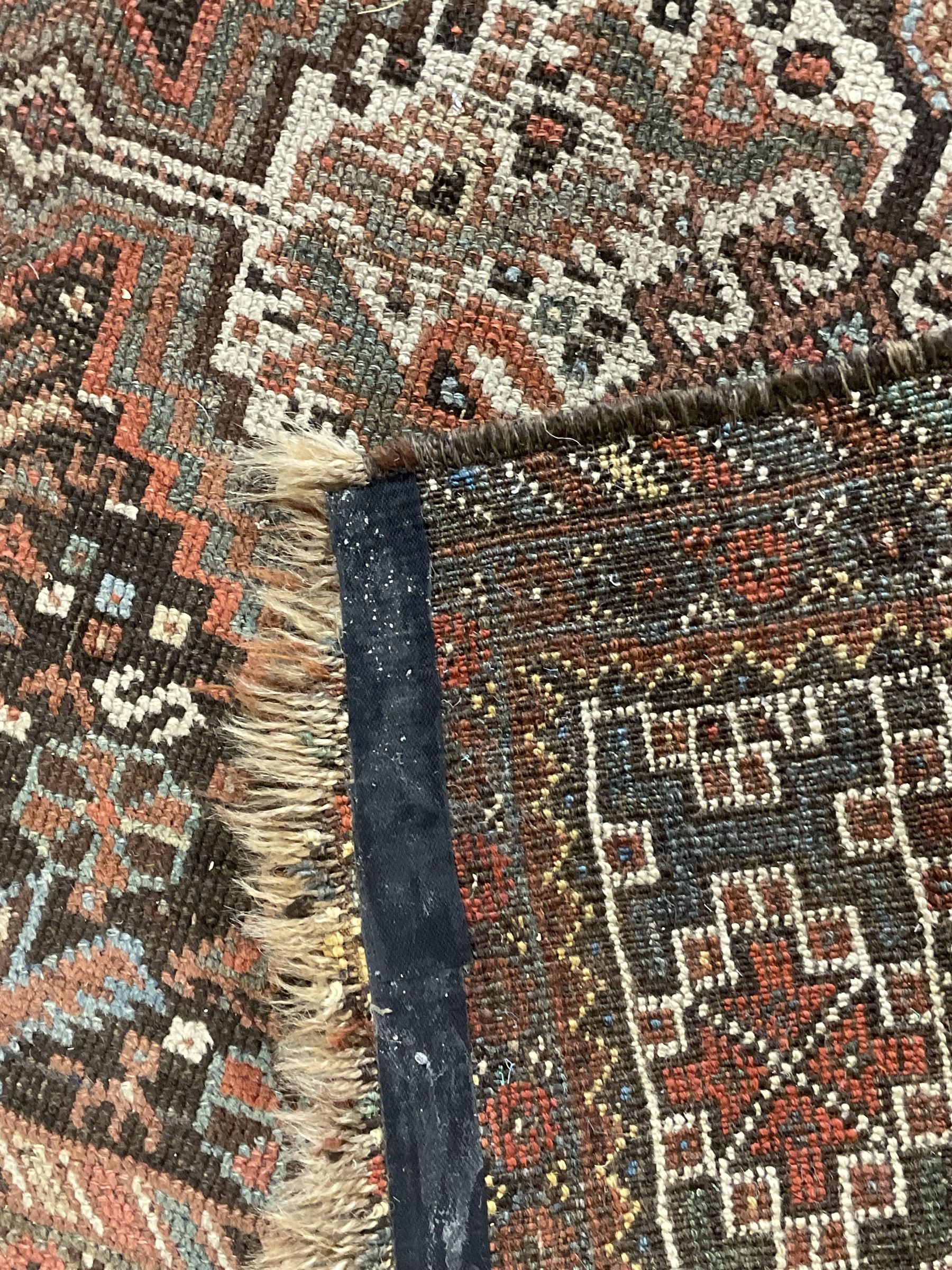 Persian rug - Image 6 of 6