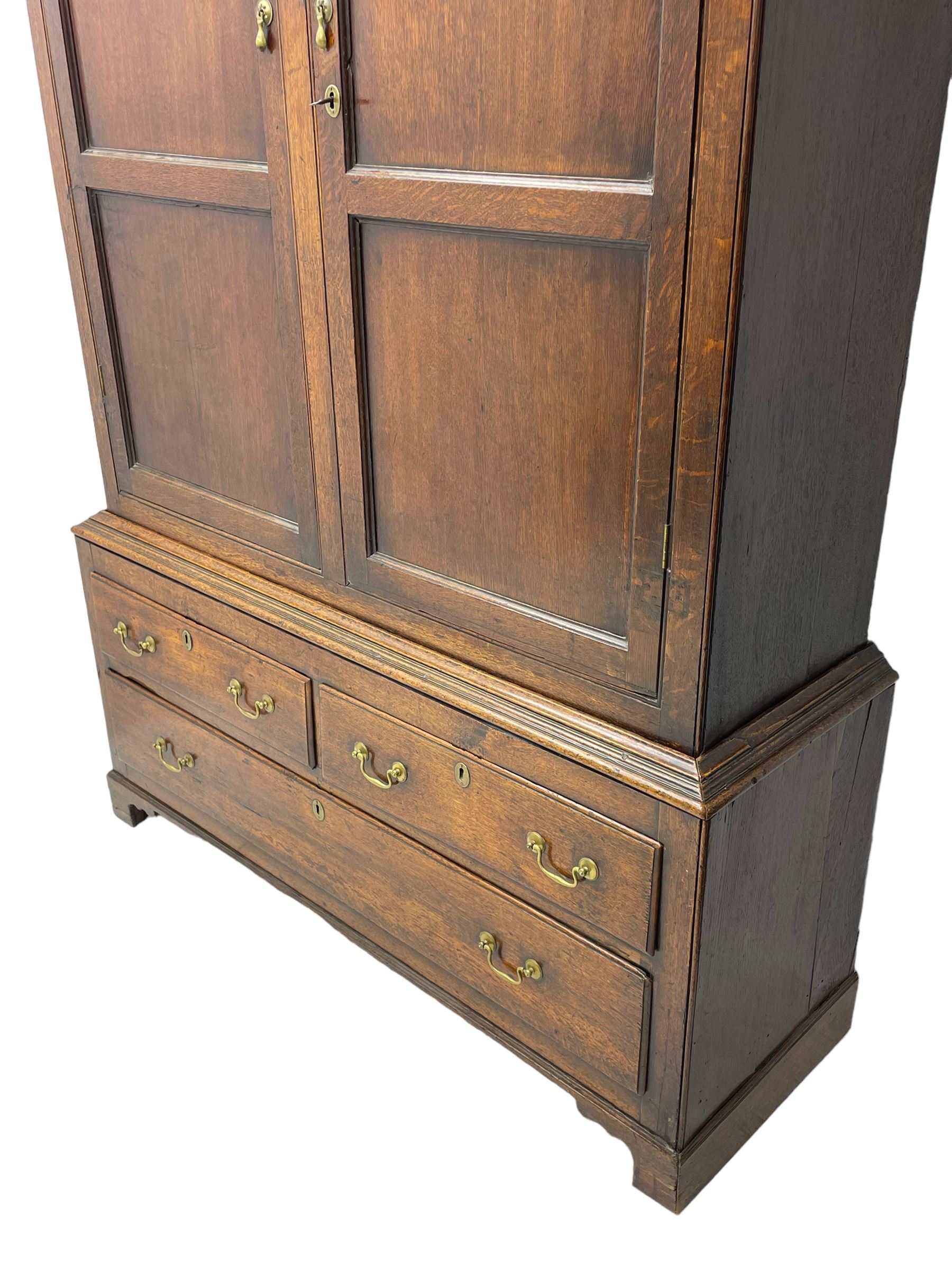 George III oak livery cupboard - Image 12 of 14
