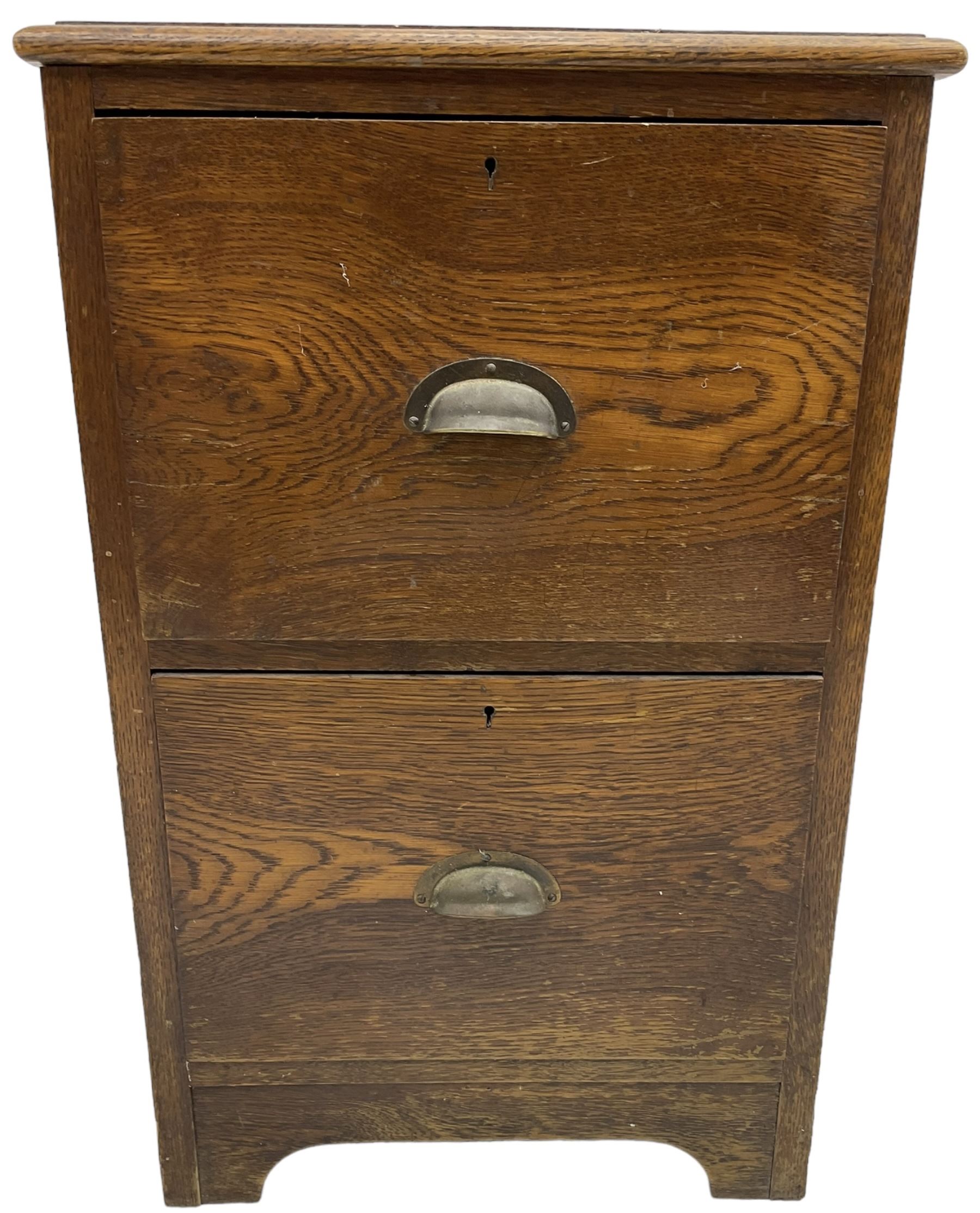 Early 20th century oak two drawer filing cabinet - Image 4 of 5
