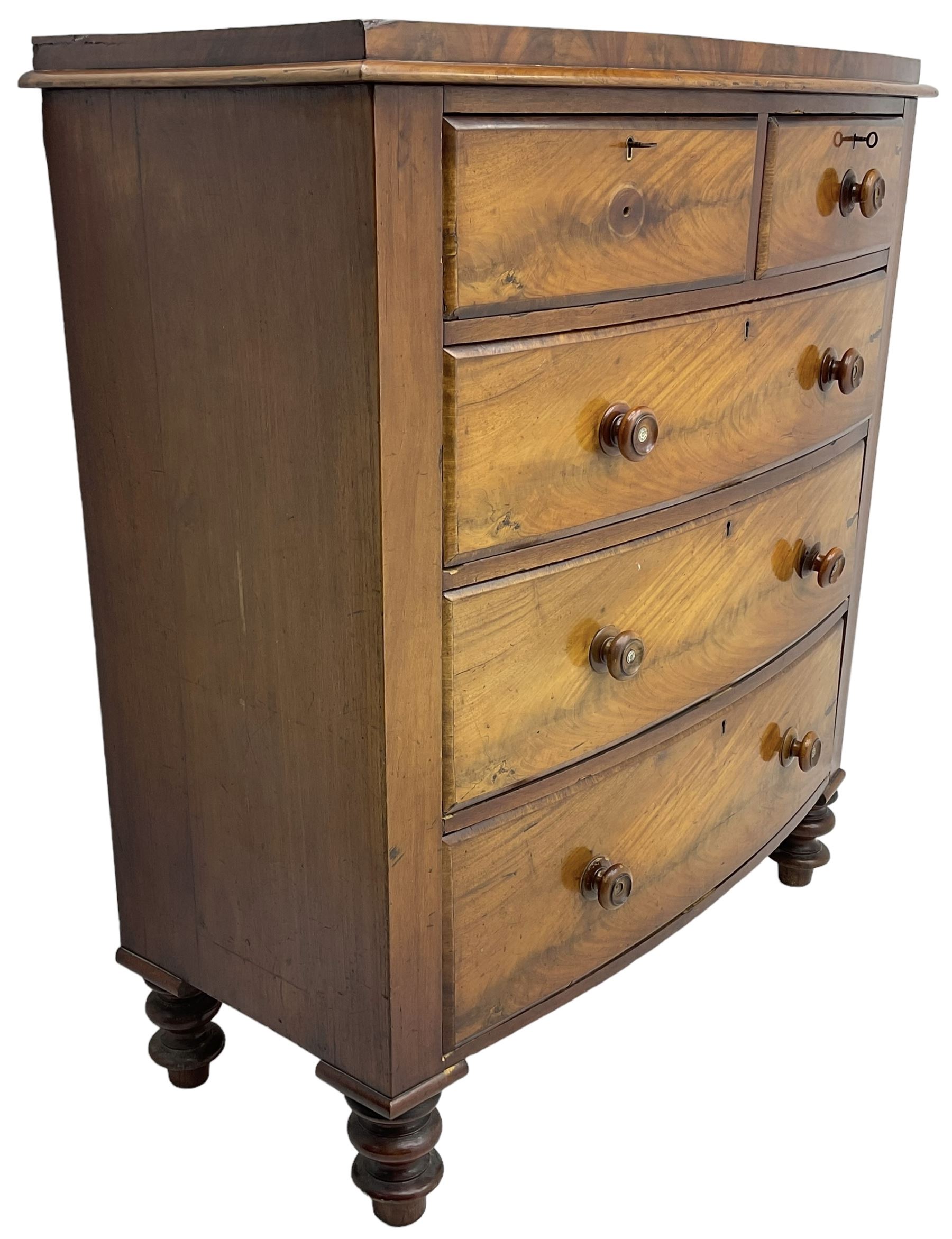 Victorian mahogany bow-front chest - Image 3 of 8