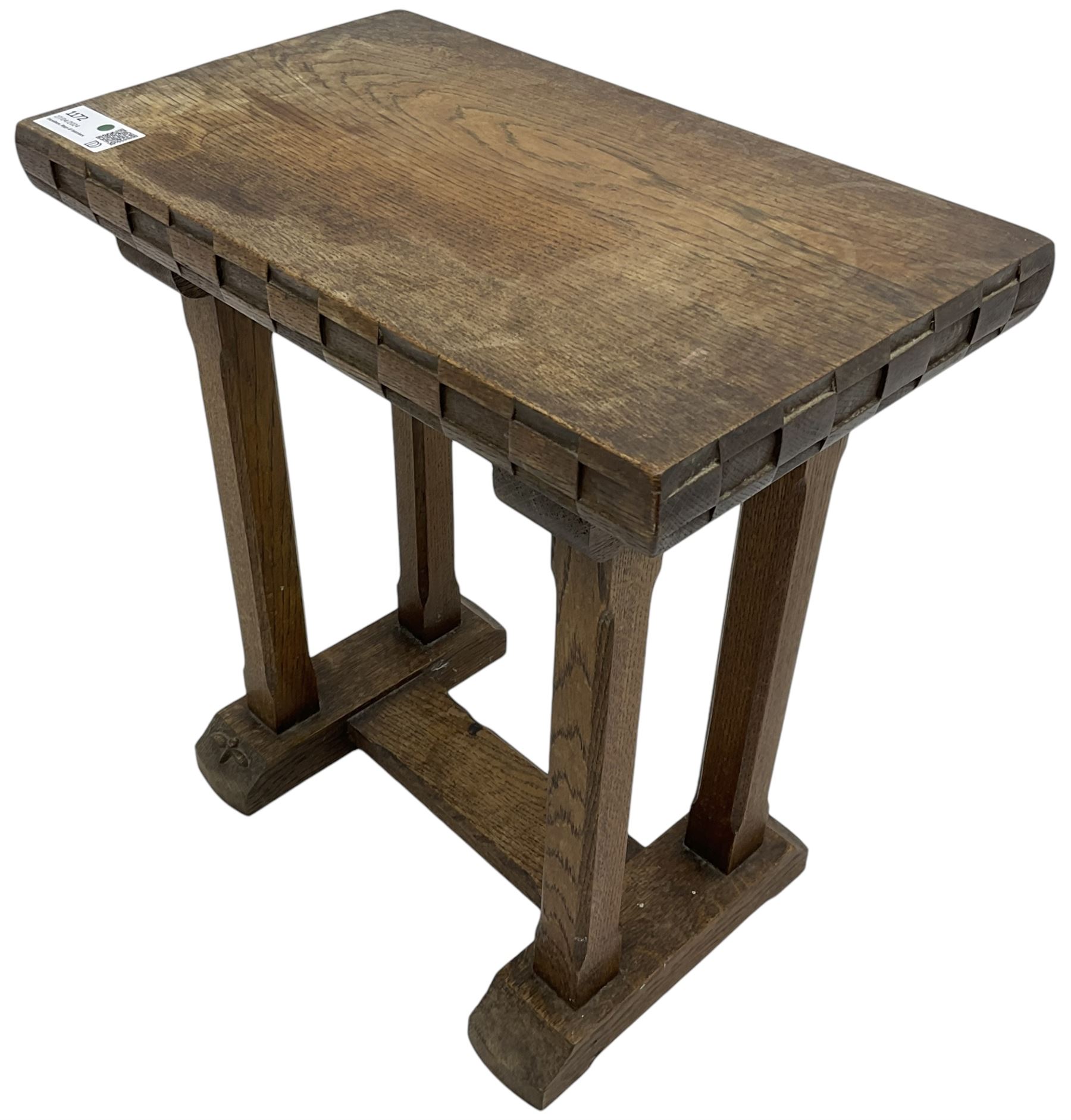 Yorkshire oak - small oak occasional table - Image 6 of 7