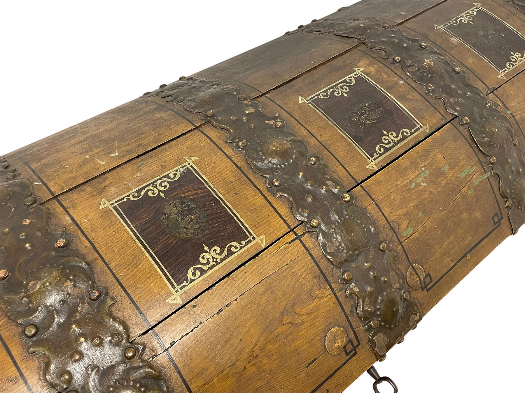 19th century Northern European painted oak sea chest - Image 9 of 29