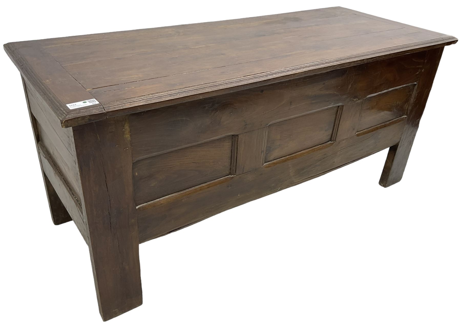 Large 18th century oak coffer or chest - Image 4 of 9