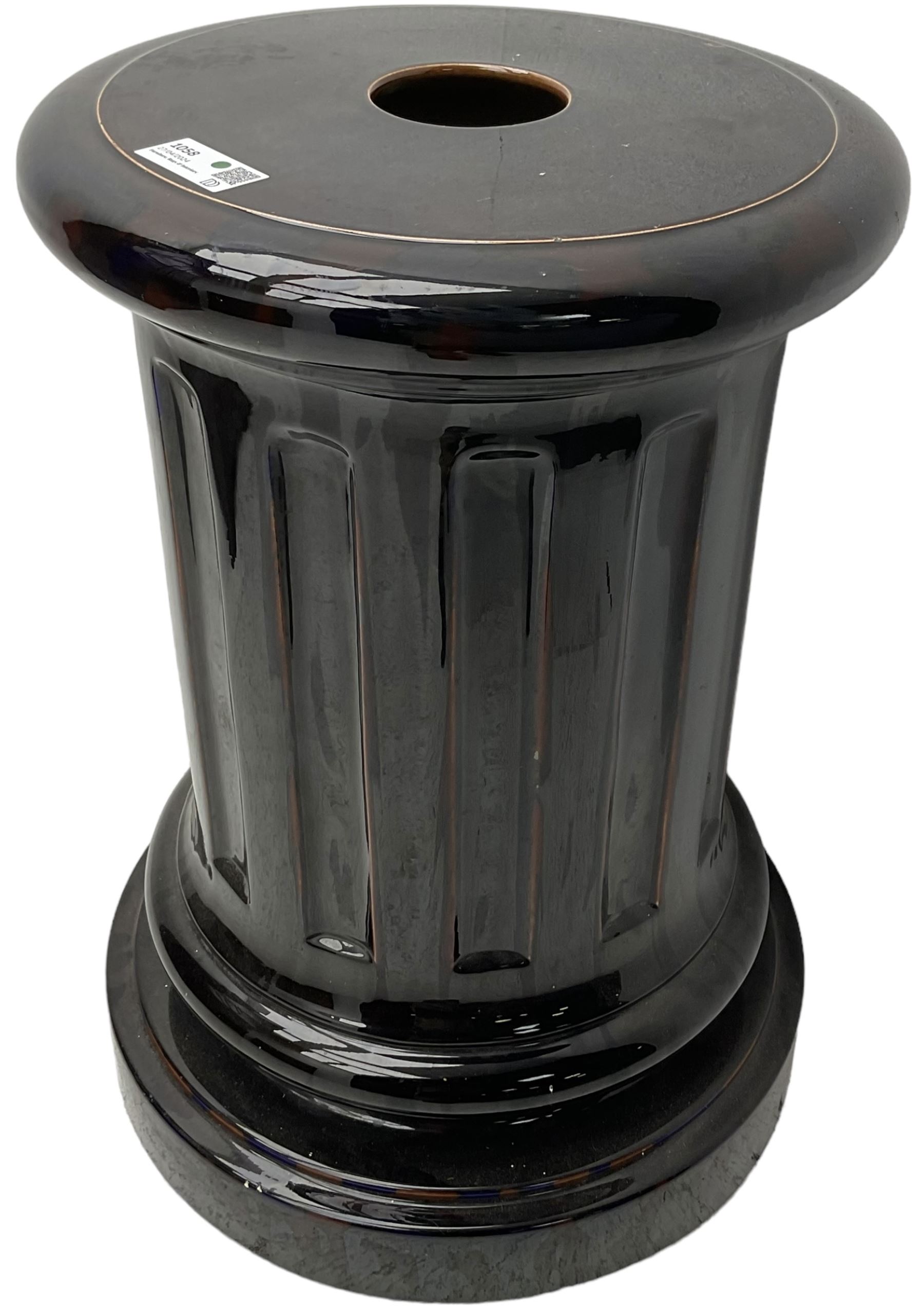 Late 19th to early 20th century Sarreguemines red and blue glazed pedestal stand - Image 4 of 4