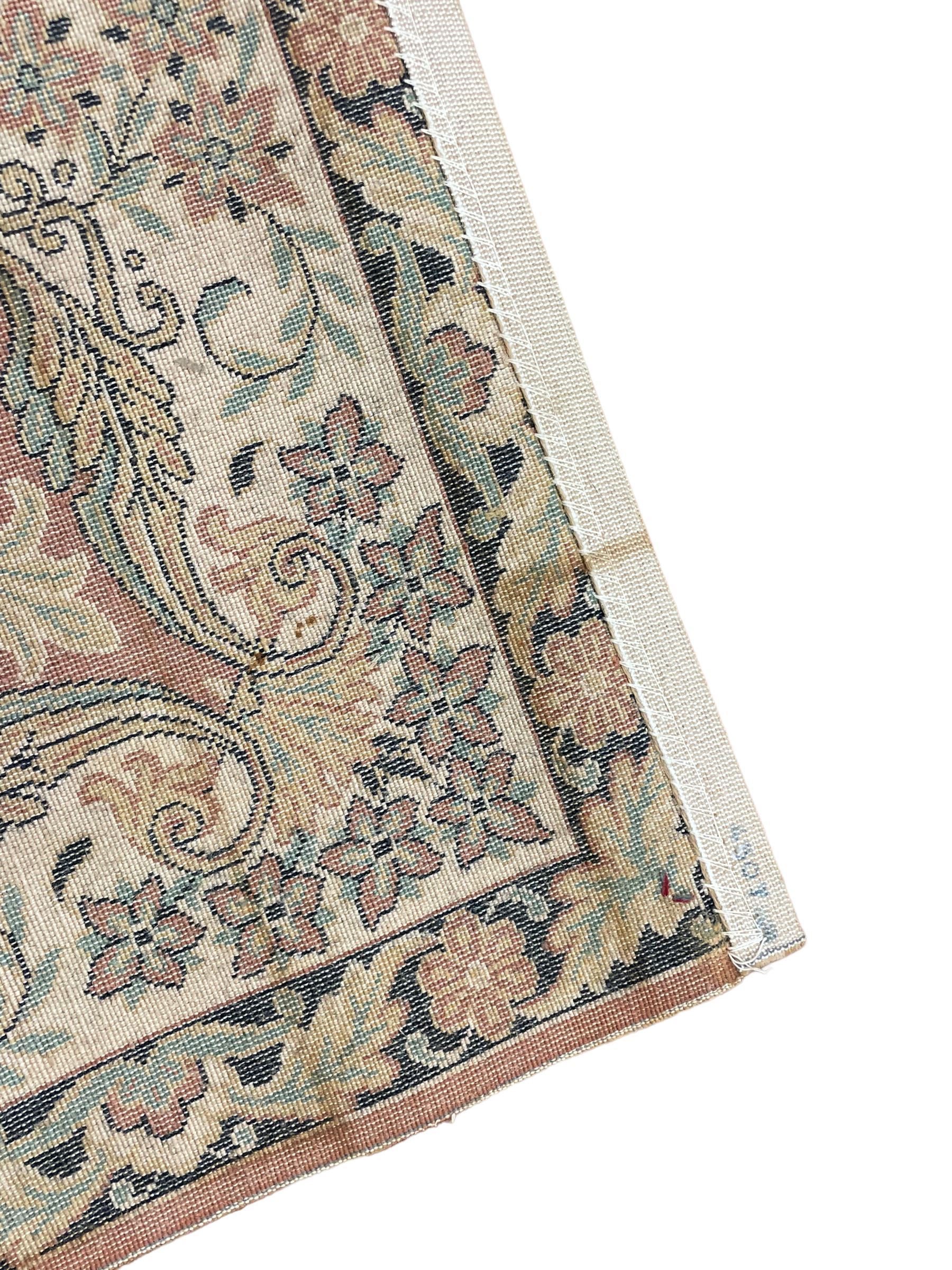 Persian design peach ground carpet - Image 5 of 9