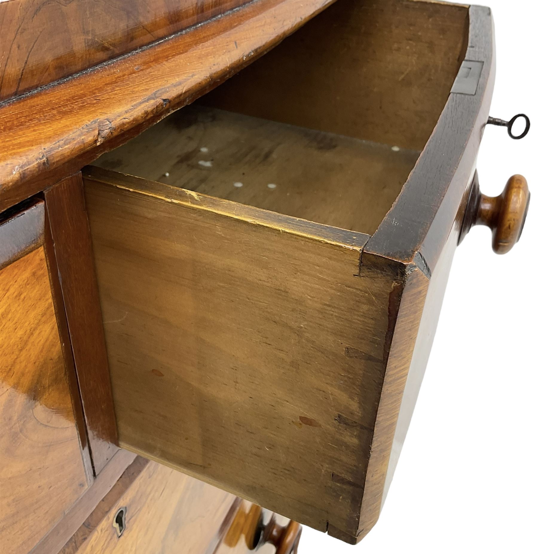 Victorian mahogany bow-front chest - Image 5 of 8