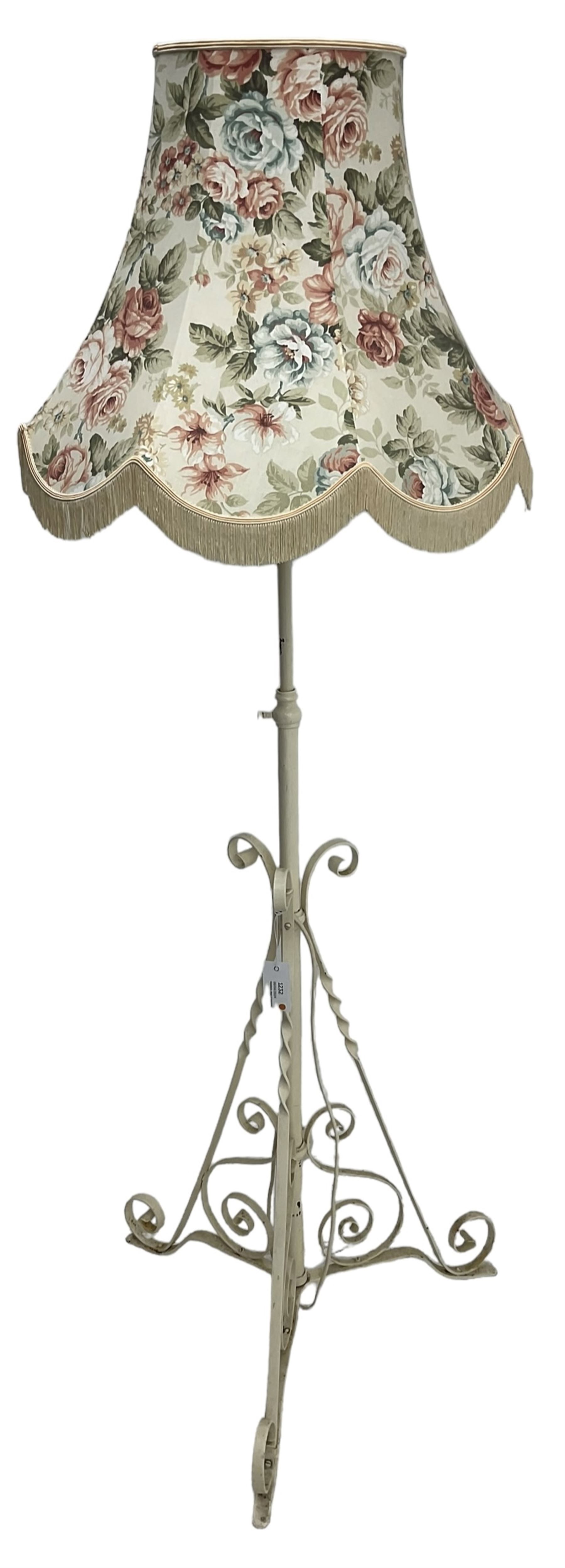 Cream painted wrought iron standard lamp with floral shade - Image 4 of 4