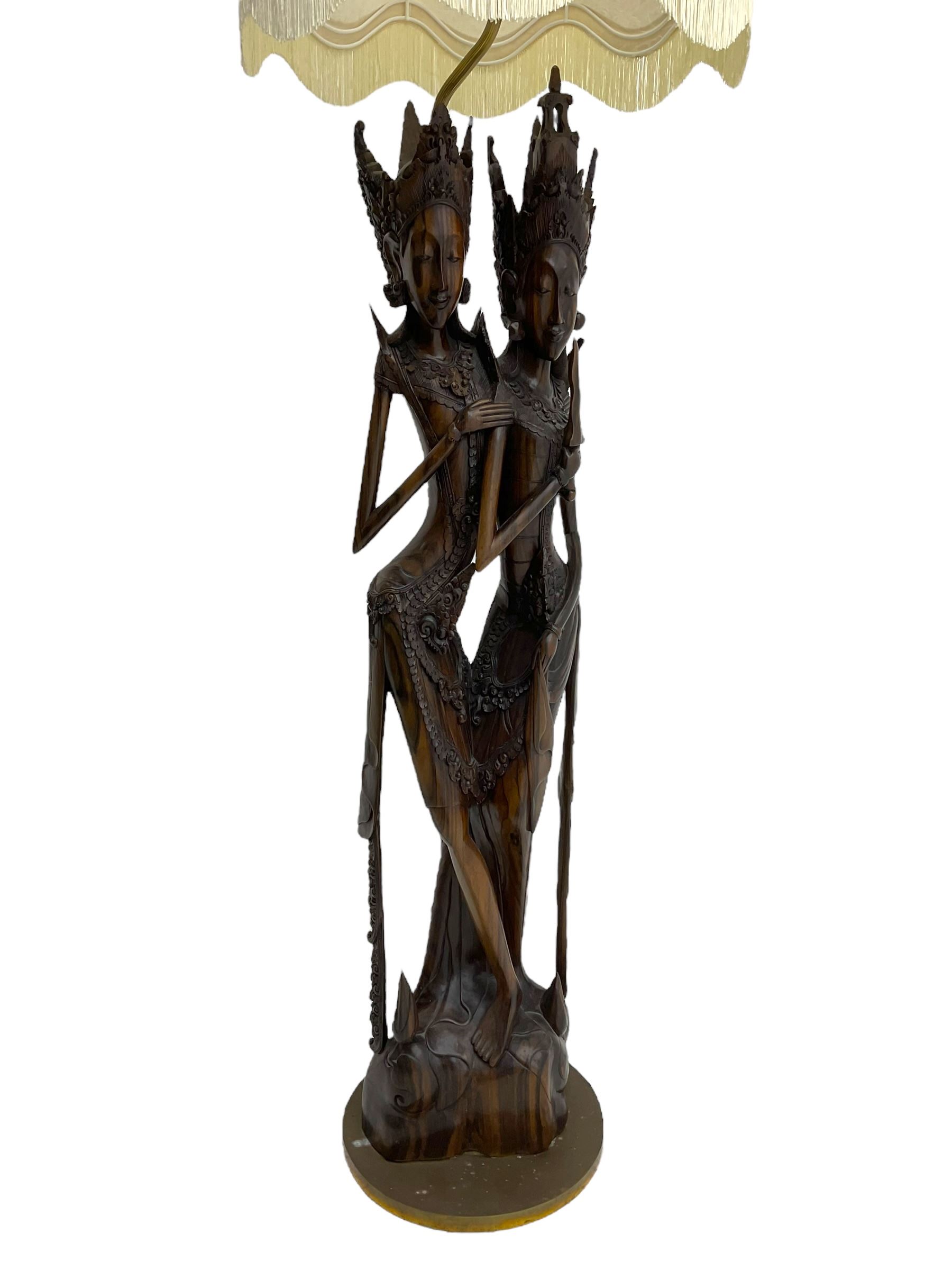 Carved hardwood figural standard lamp - Image 4 of 5