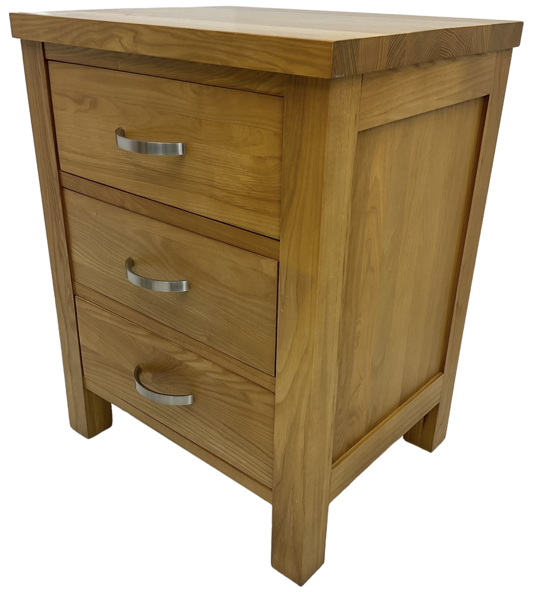 Light ash three drawer bedside chest - Image 3 of 7
